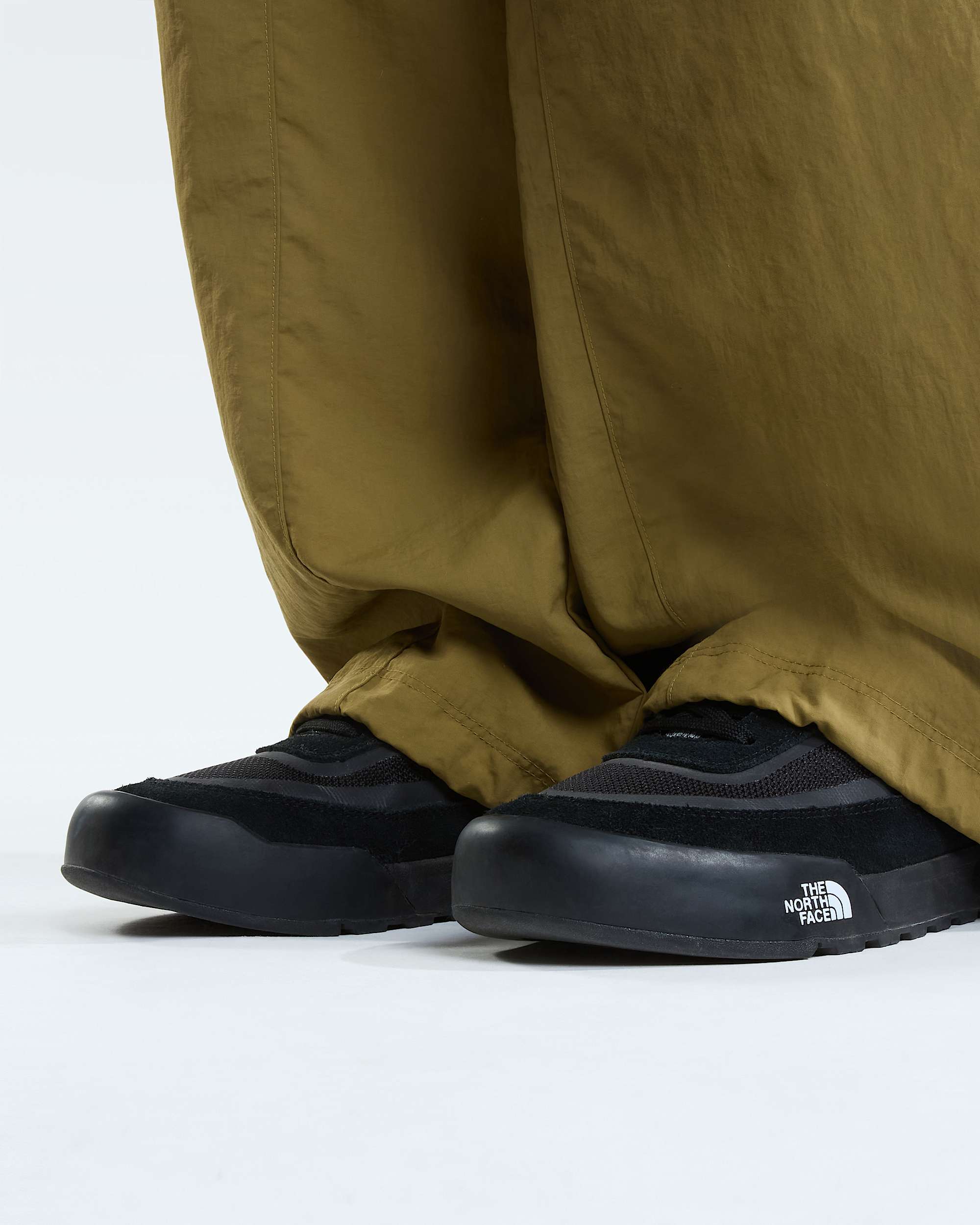 Zapatillas deportivas de media caa impermeables con aislamiento trmico Clyffe TNF alt4
