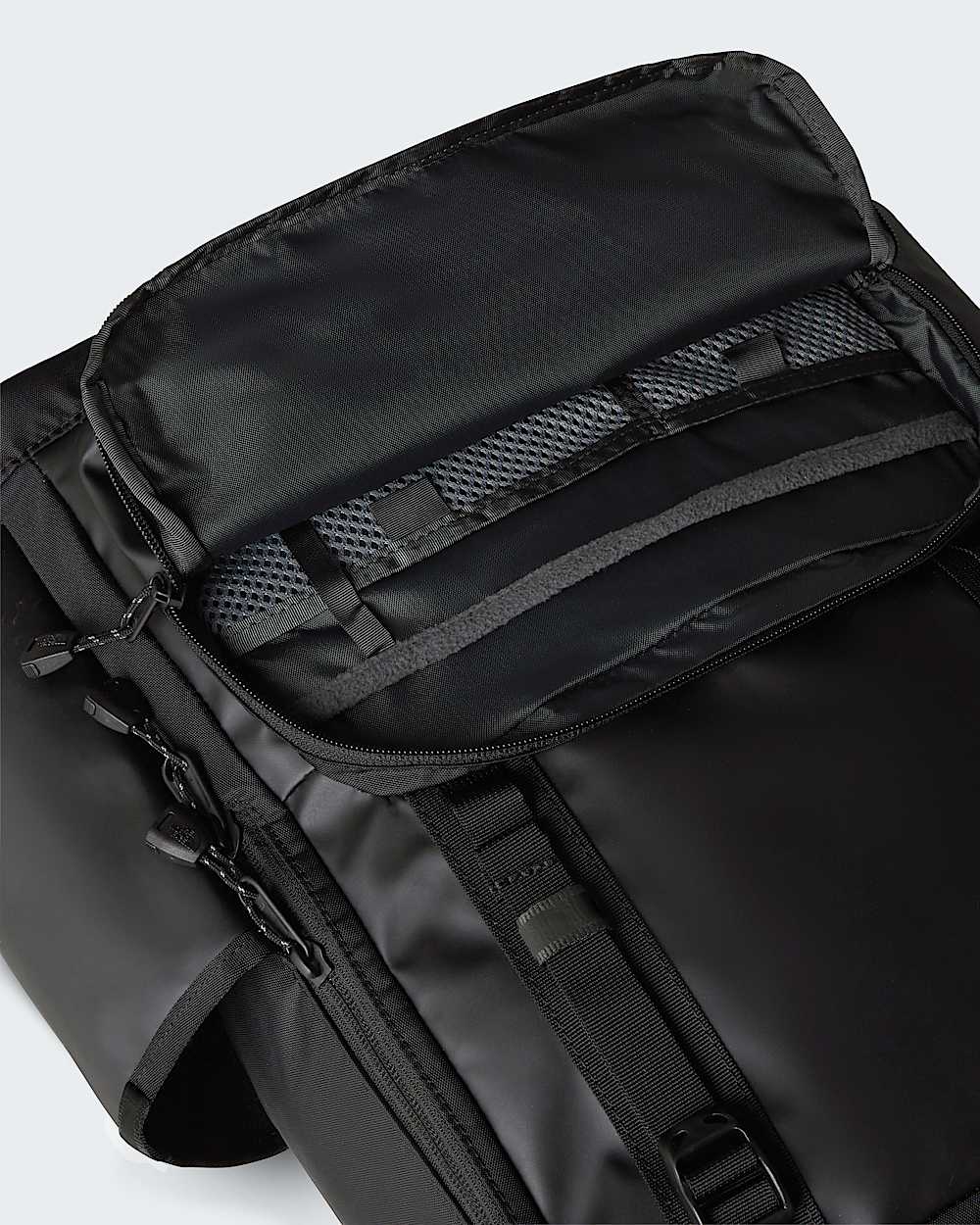 Base Camp Daypack TNF ALT5