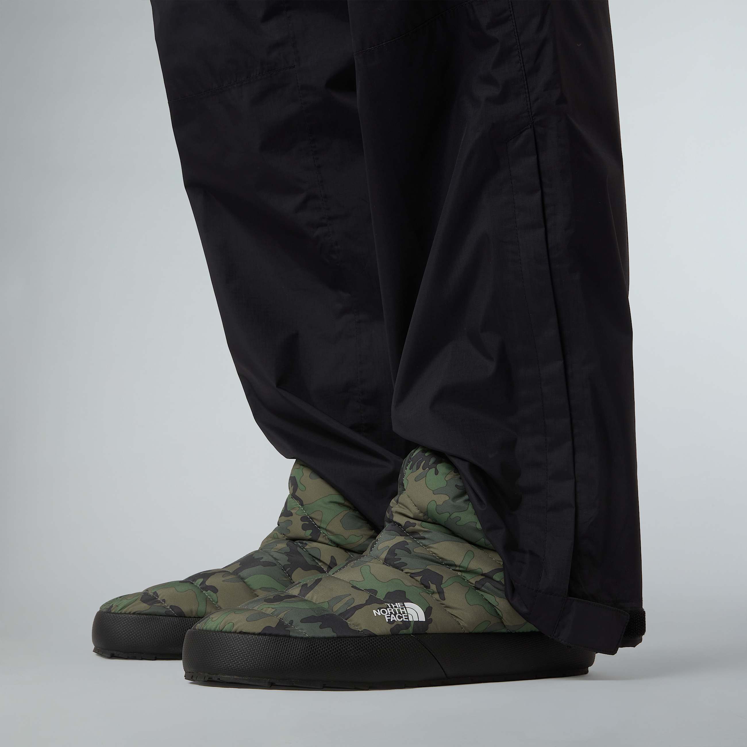 The North Face Mens Thermoball Traction Winter Booties Thyme Brushwood Camo Sz 8 The North Face ThermoBall Traction Bootie - Men main image 2