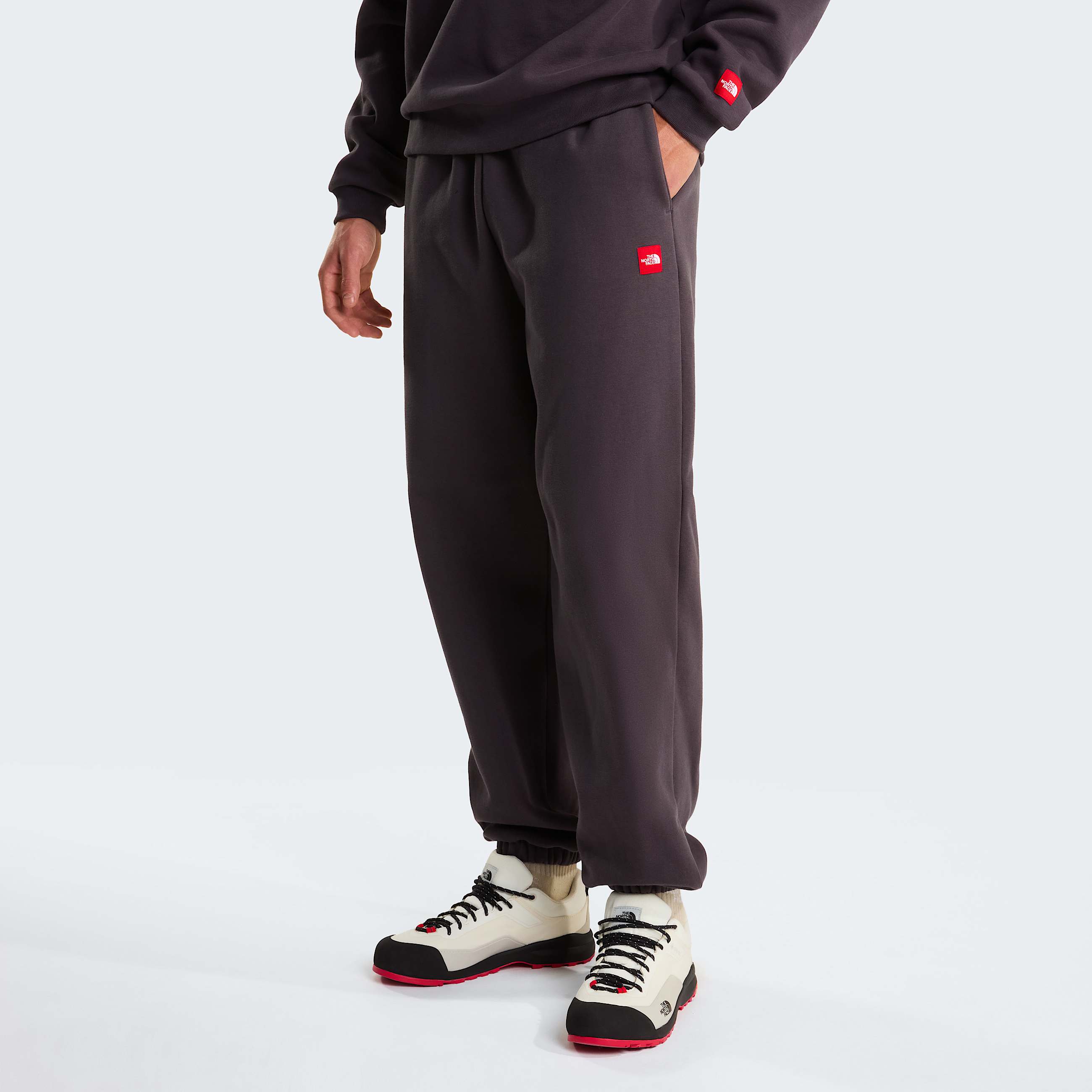 Red Box Joggers Unisex TNF ALT1