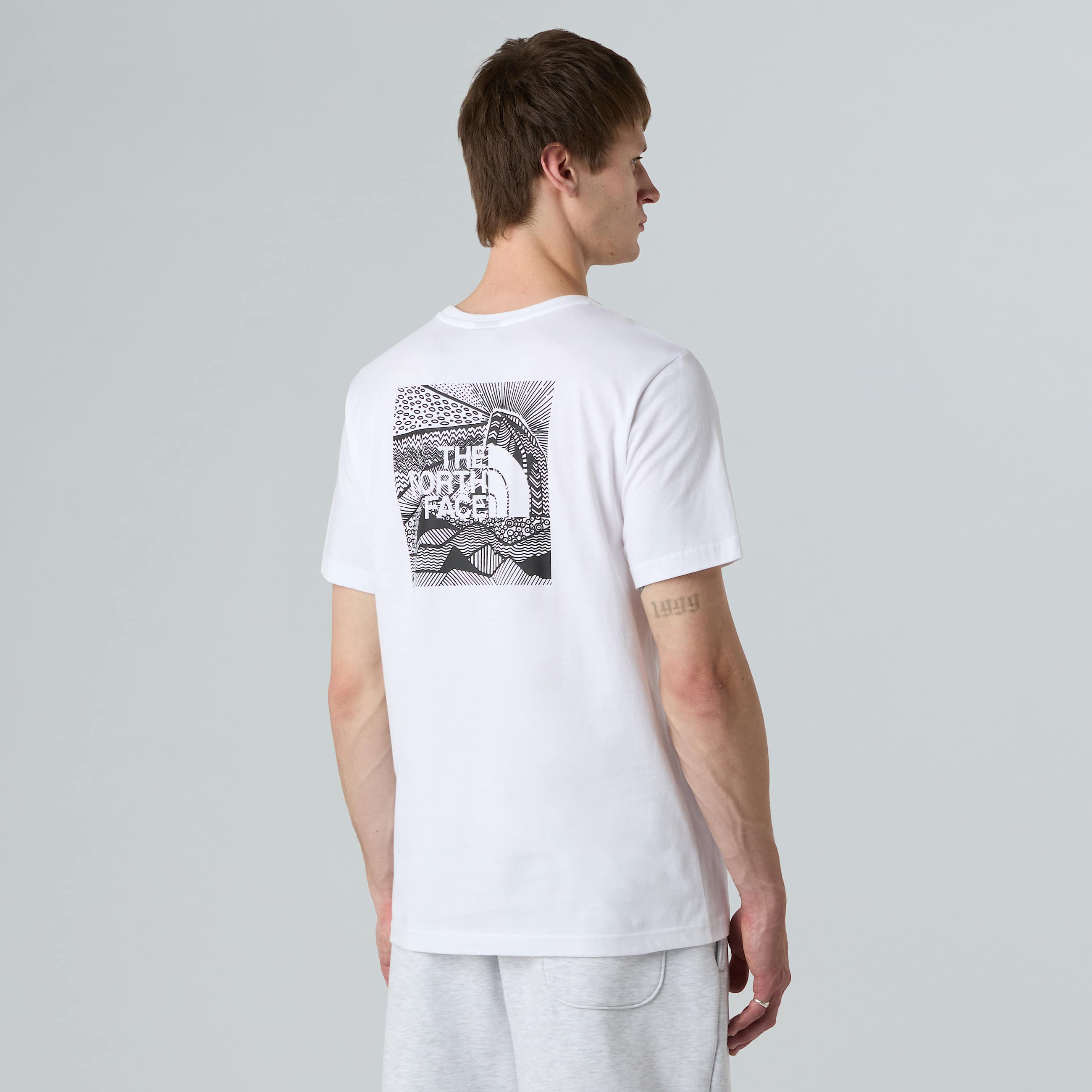 NSE Box Celebration TShirt M TNF ALT4