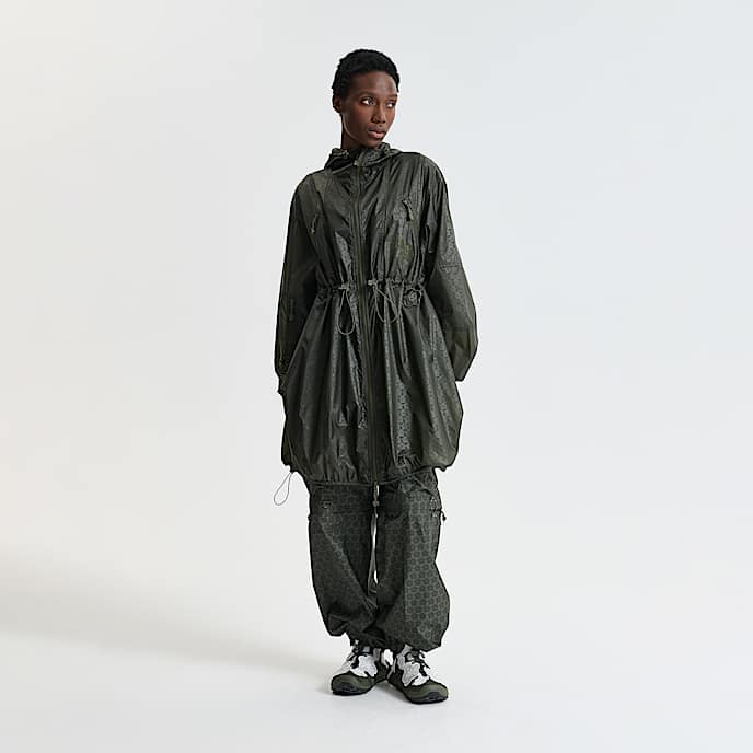 TNF X Cecilie Bahnsen Long Wind Jacket Emma TNF Forest Night Green HERO