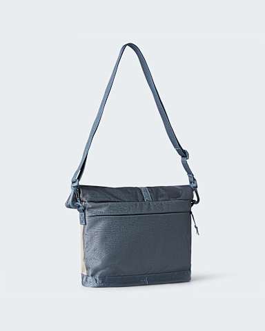 Base Camp Shoulder Bag TNF Stone SlabGranite Grey ALT2