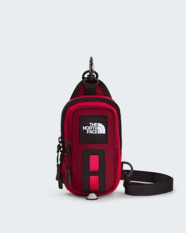 Hot Shot Crossbody Bag TNF Burgundy CrushLali Guran hero