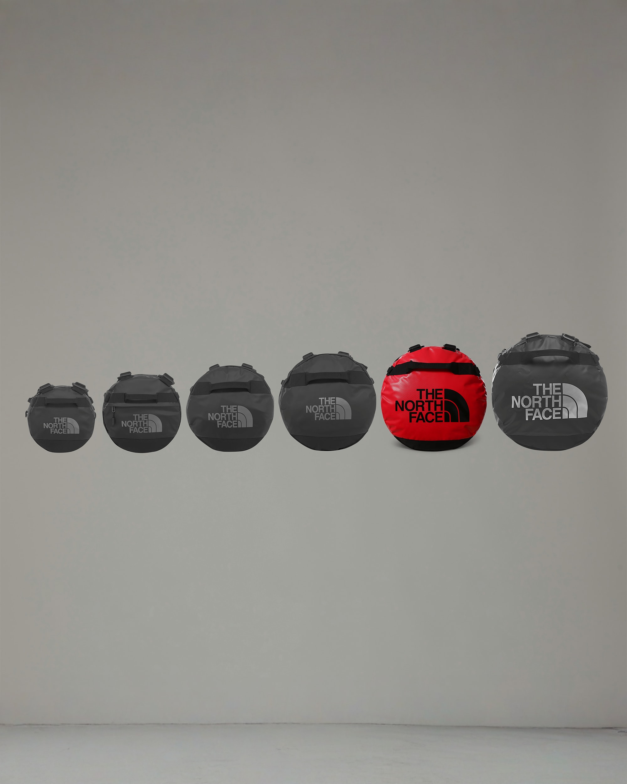 Base Camp Duffel 132L  Extra Large TNF ALT4