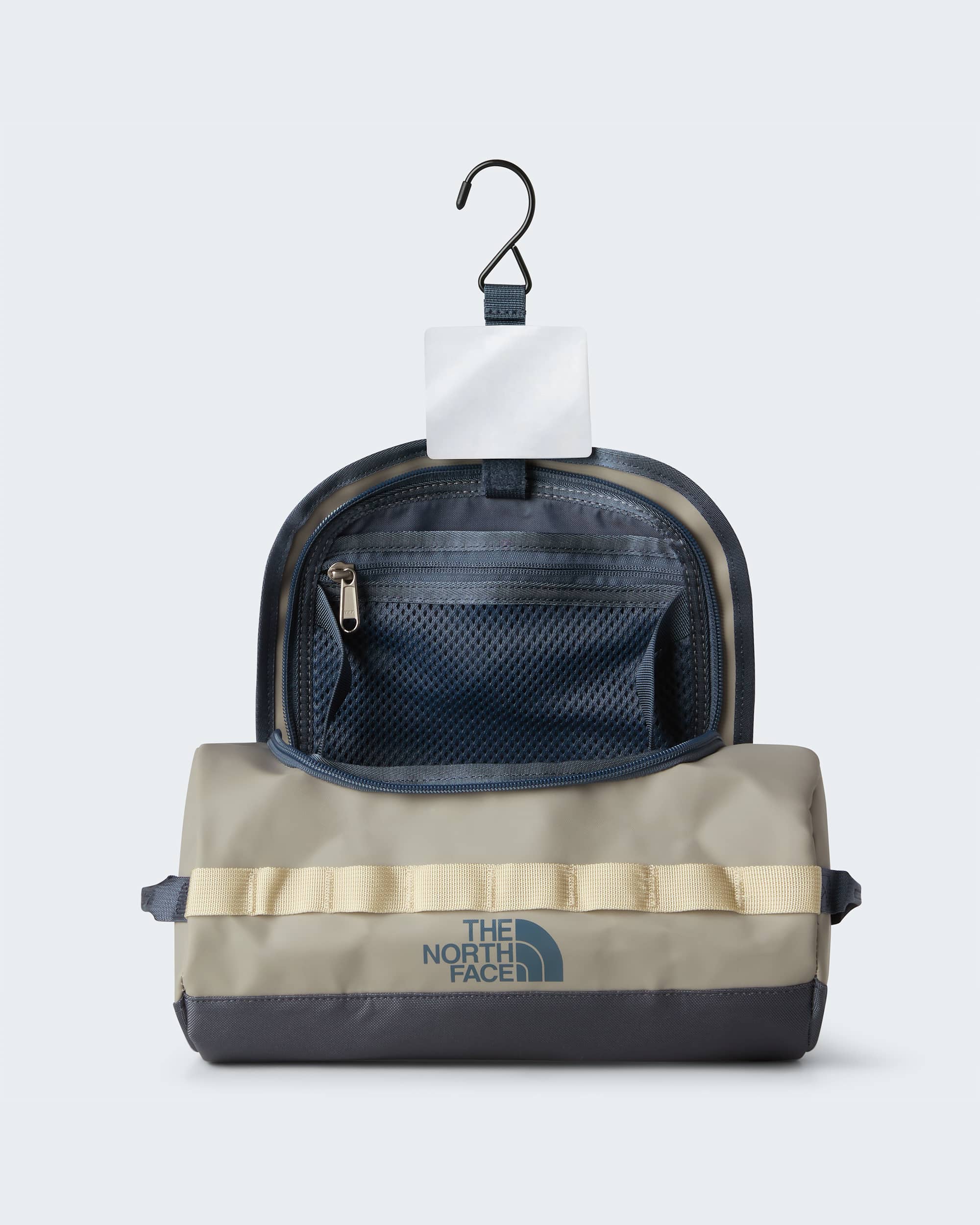Base Camp Travel Washbag  Large TNF ALT1