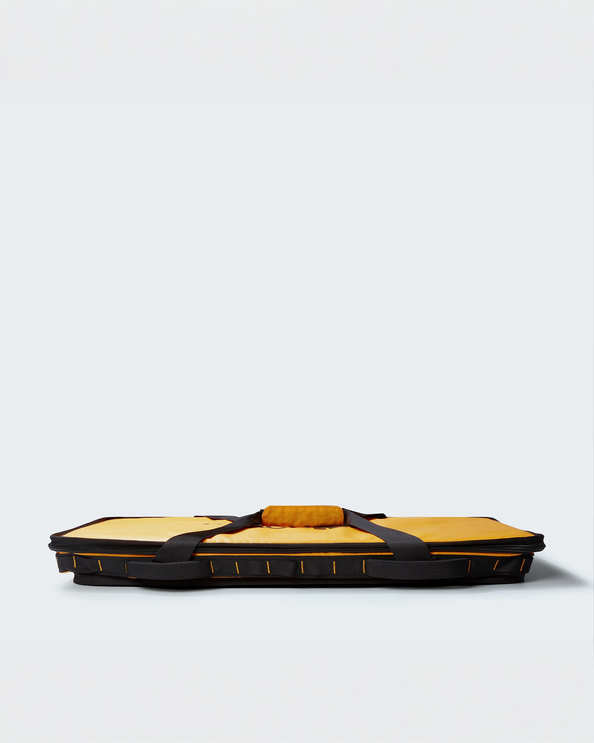 Taka na vbavu Base Camp  velk TNF Summit GoldTNF BlackNPF ALT7