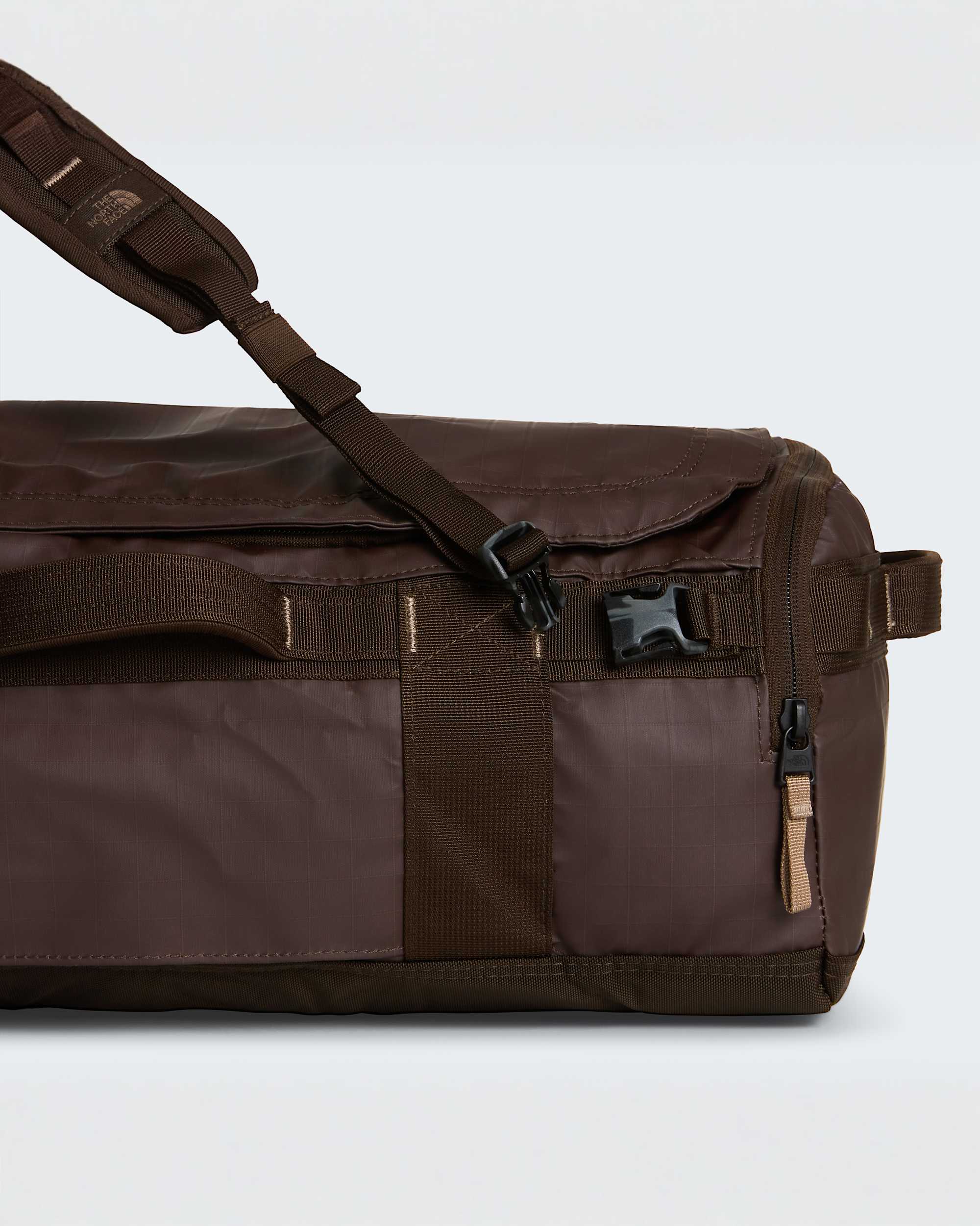 Base Camp Voyager Duffel 32L TNF ALT7
