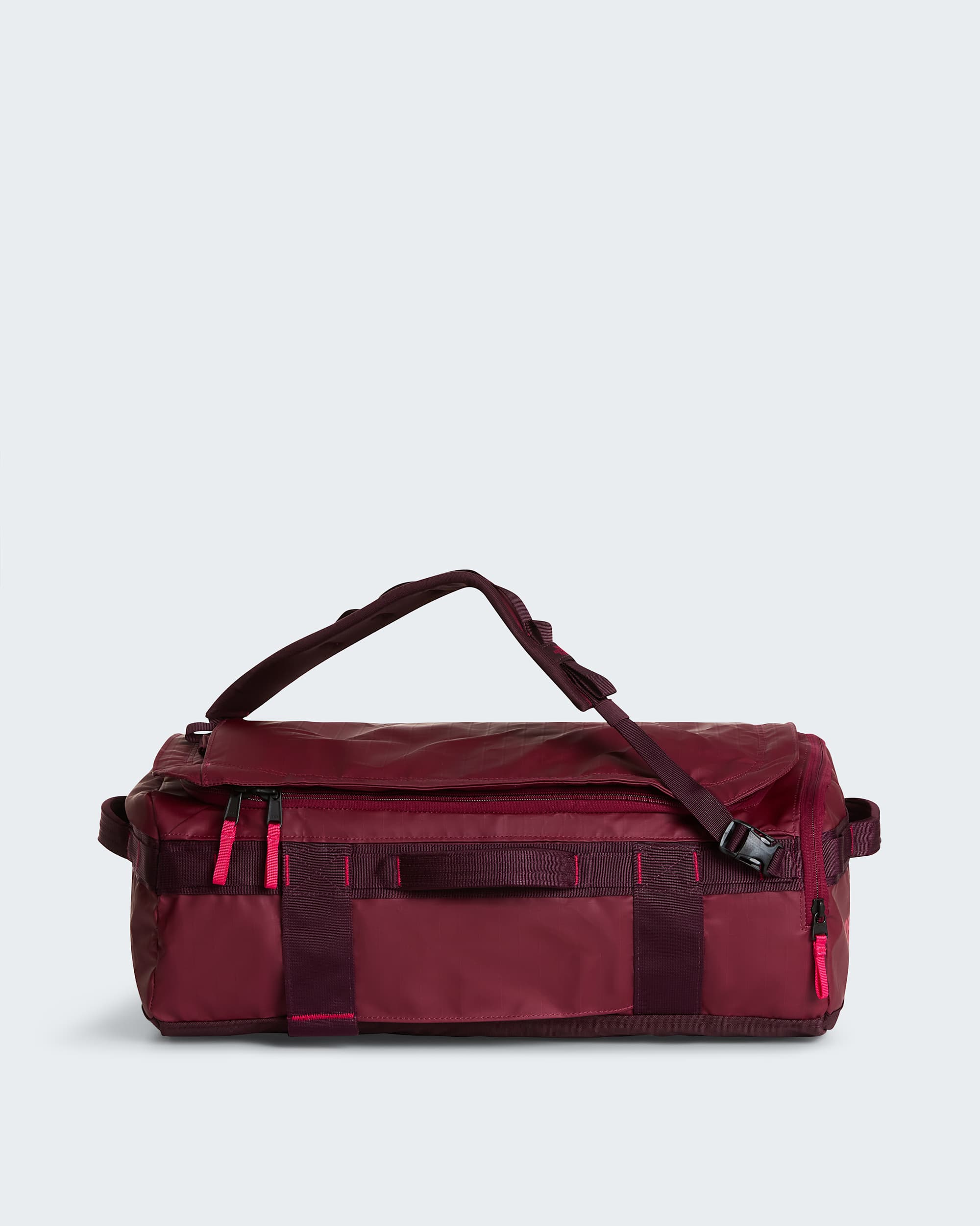 Base Camp Voyager DuffelTasche 32 Liter TNF Burgundy CrushDeep BurgundyLali Guran HERO