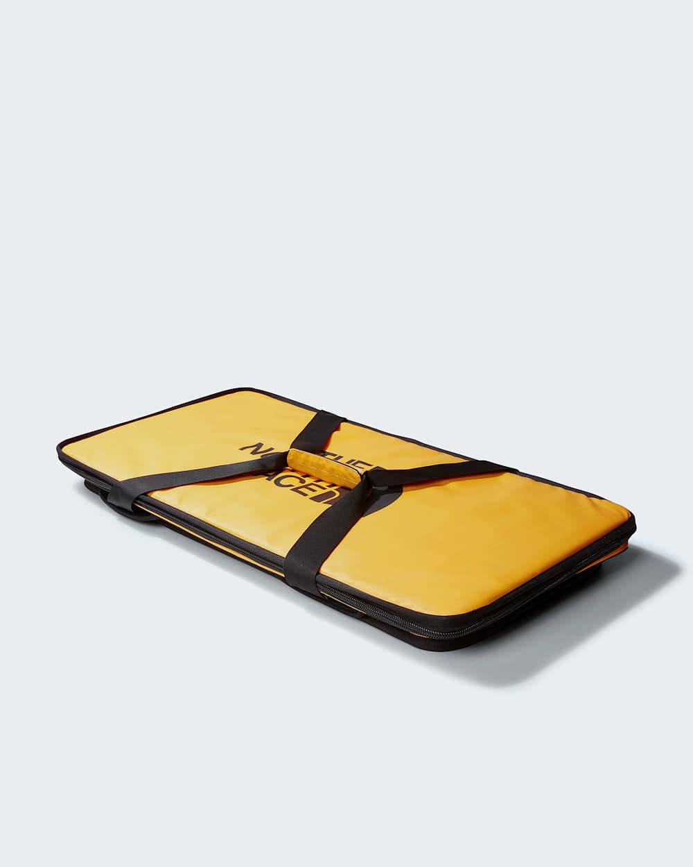 Taka na vbavu Base Camp  velk TNF Summit GoldTNF BlackNPF ALT8