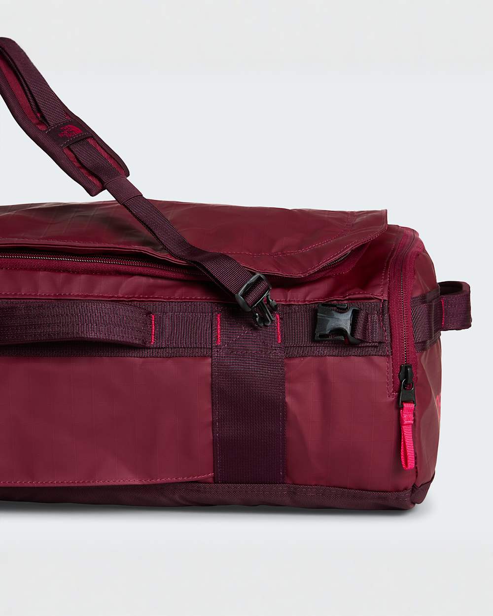 Base Camp Voyager DuffelTasche 32 Liter TNF Burgundy CrushDeep BurgundyLali Guran ALT7