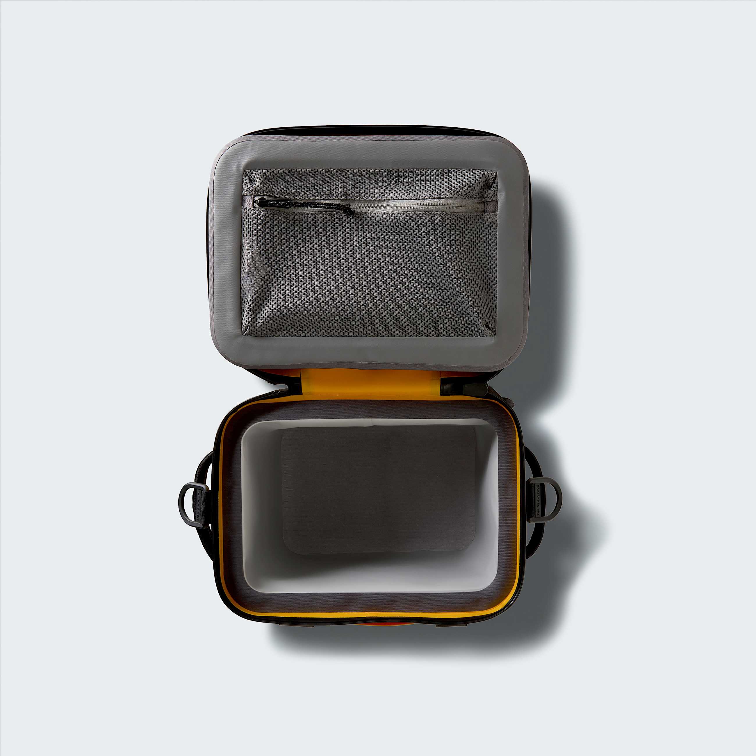 Base Camp Cooler  15L TNF ALT2