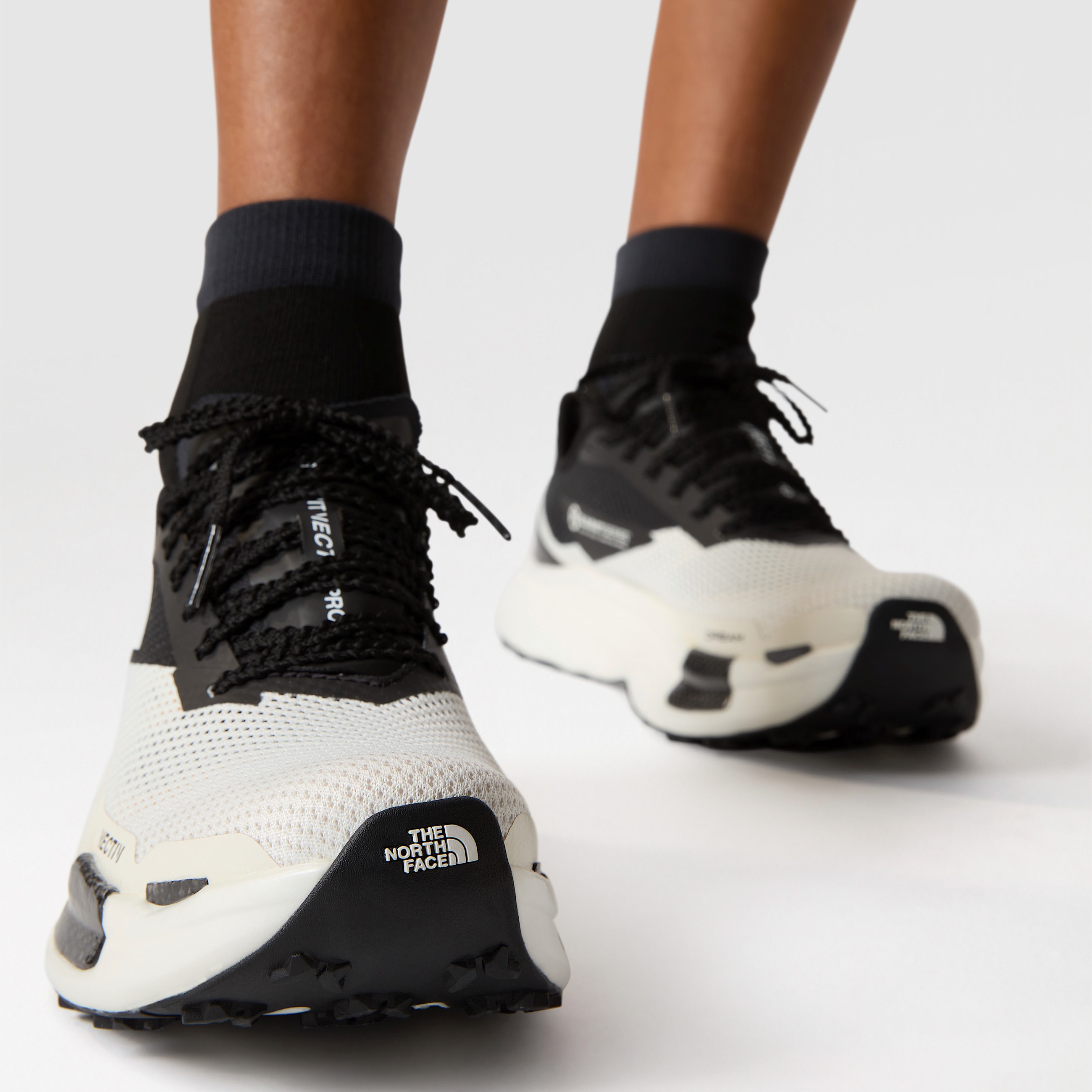 Womens Summit VECTIV Pro II Trail Running Shoes TNF ALT8