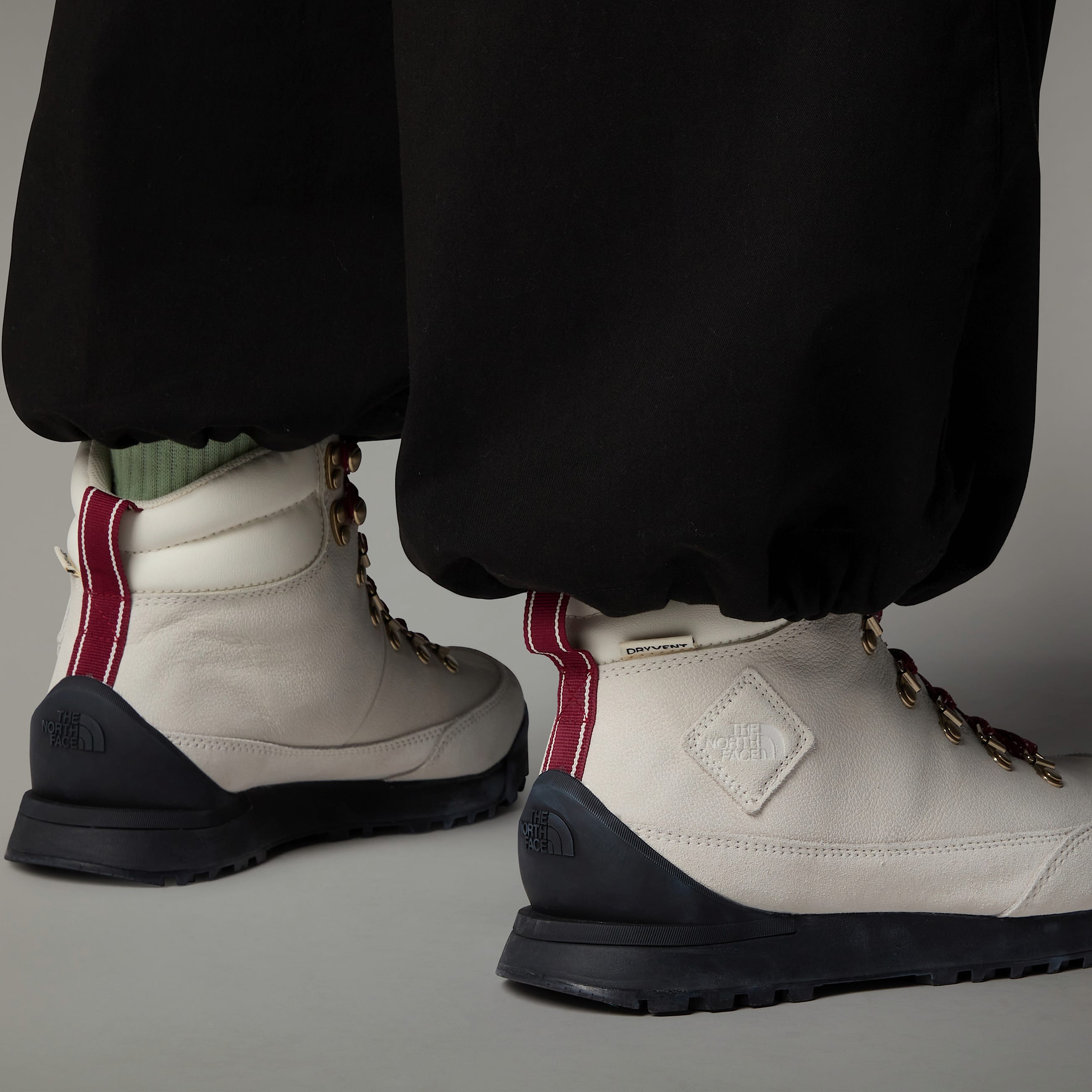 Womens BackToBerkeley IV Leather Lifestyle Boots TNF White DuneTNF Black ALT2