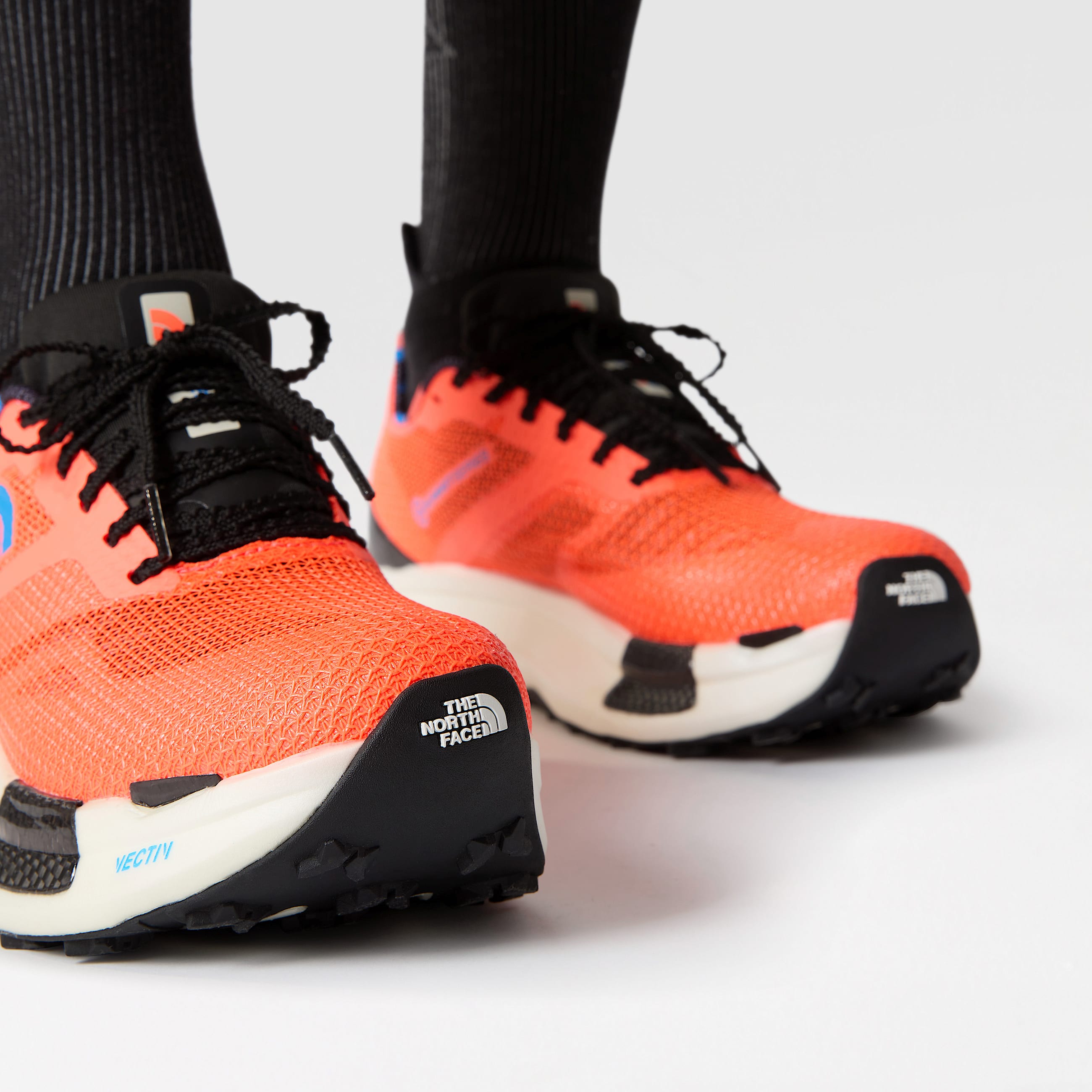 Womens Summit VECTIV Pro Artist Trail Running Shoes TNF ALT8