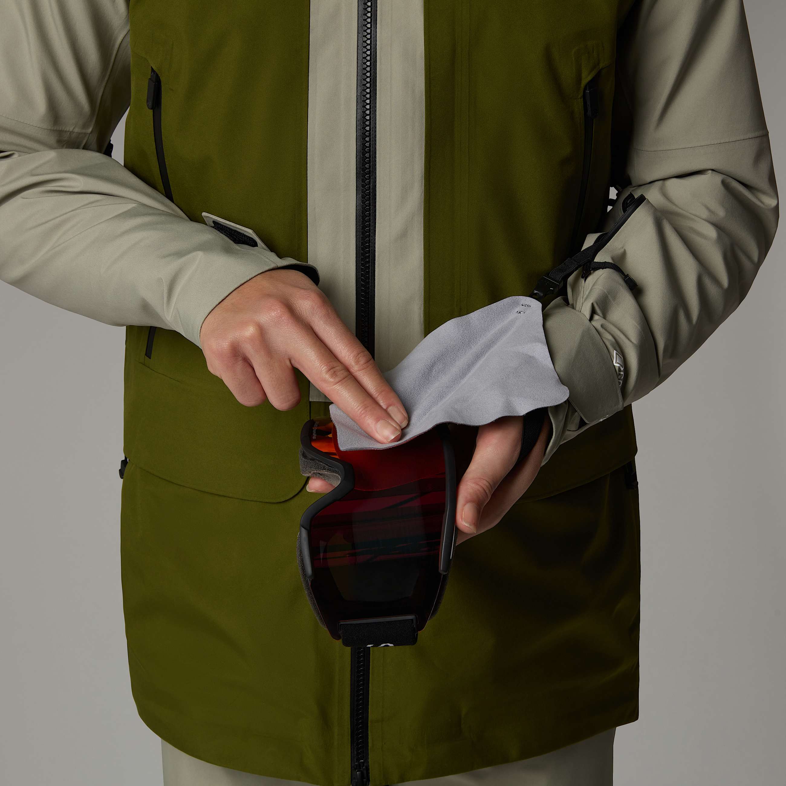 Womens Summit Verbier GORETEX Jacket TNF ALT10