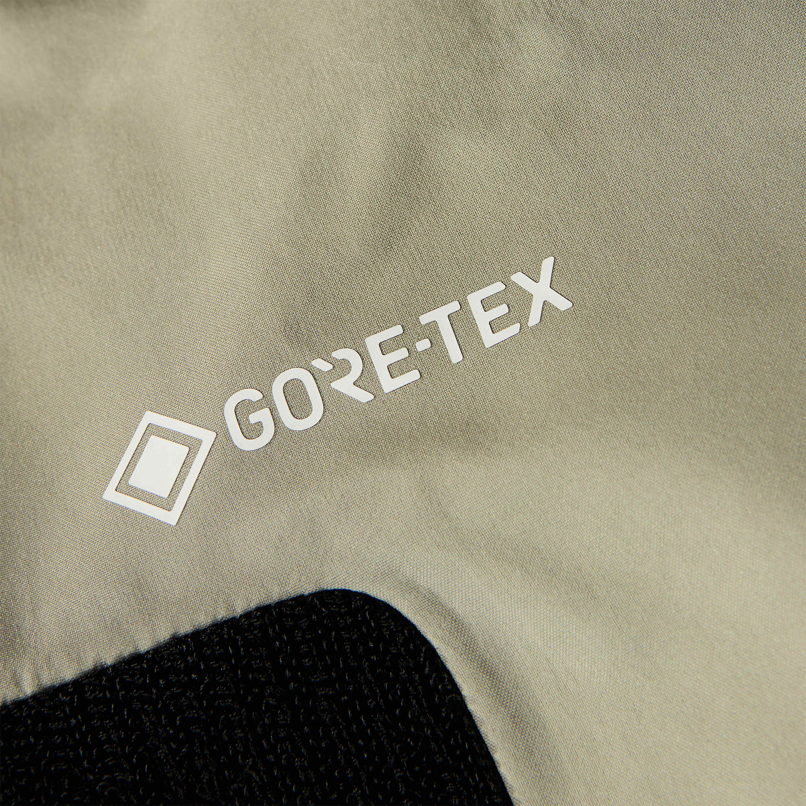 Womens Summit Verbier GORETEX Jacket TNF ALT19