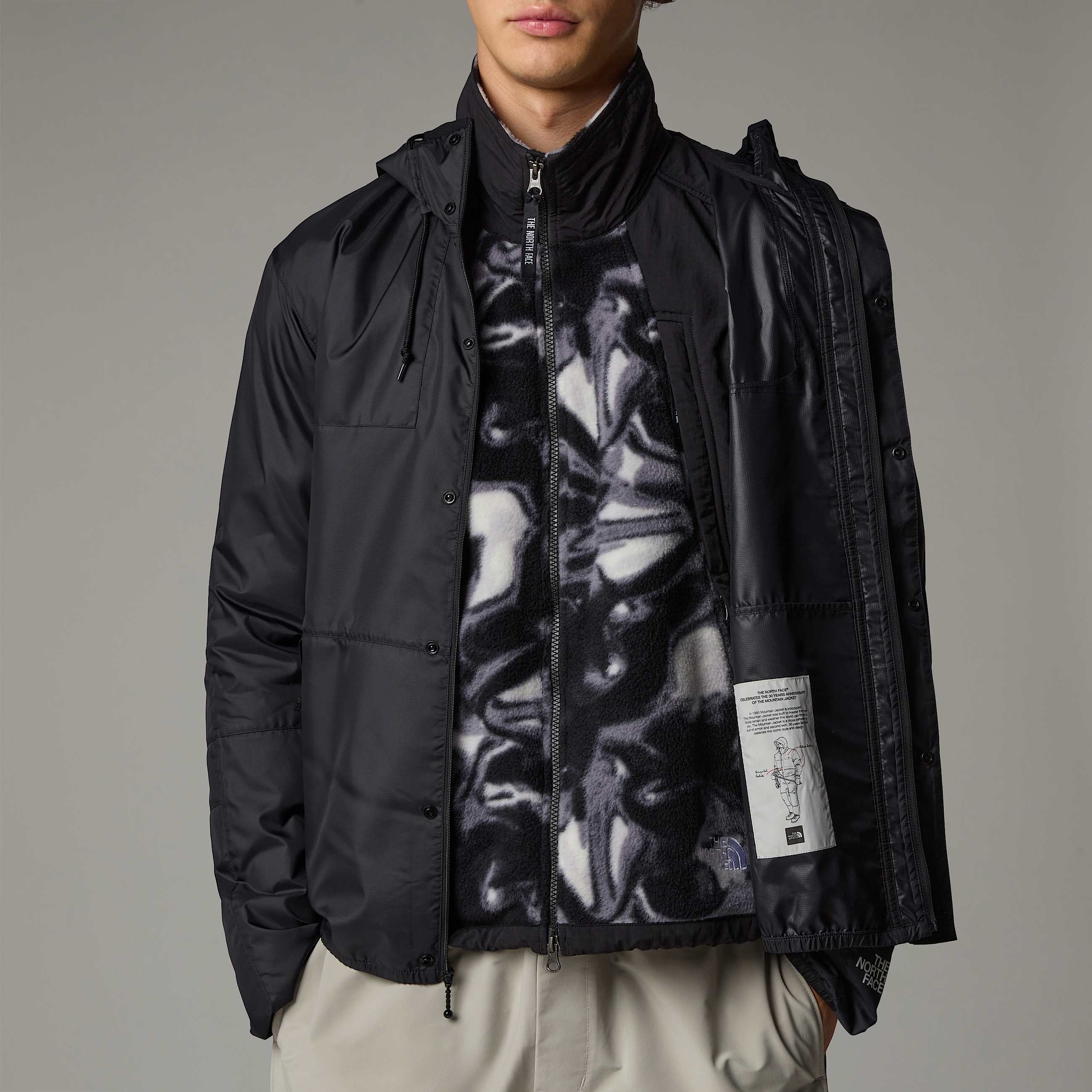 Seasonal Mountain Jacket M TNF ALT6