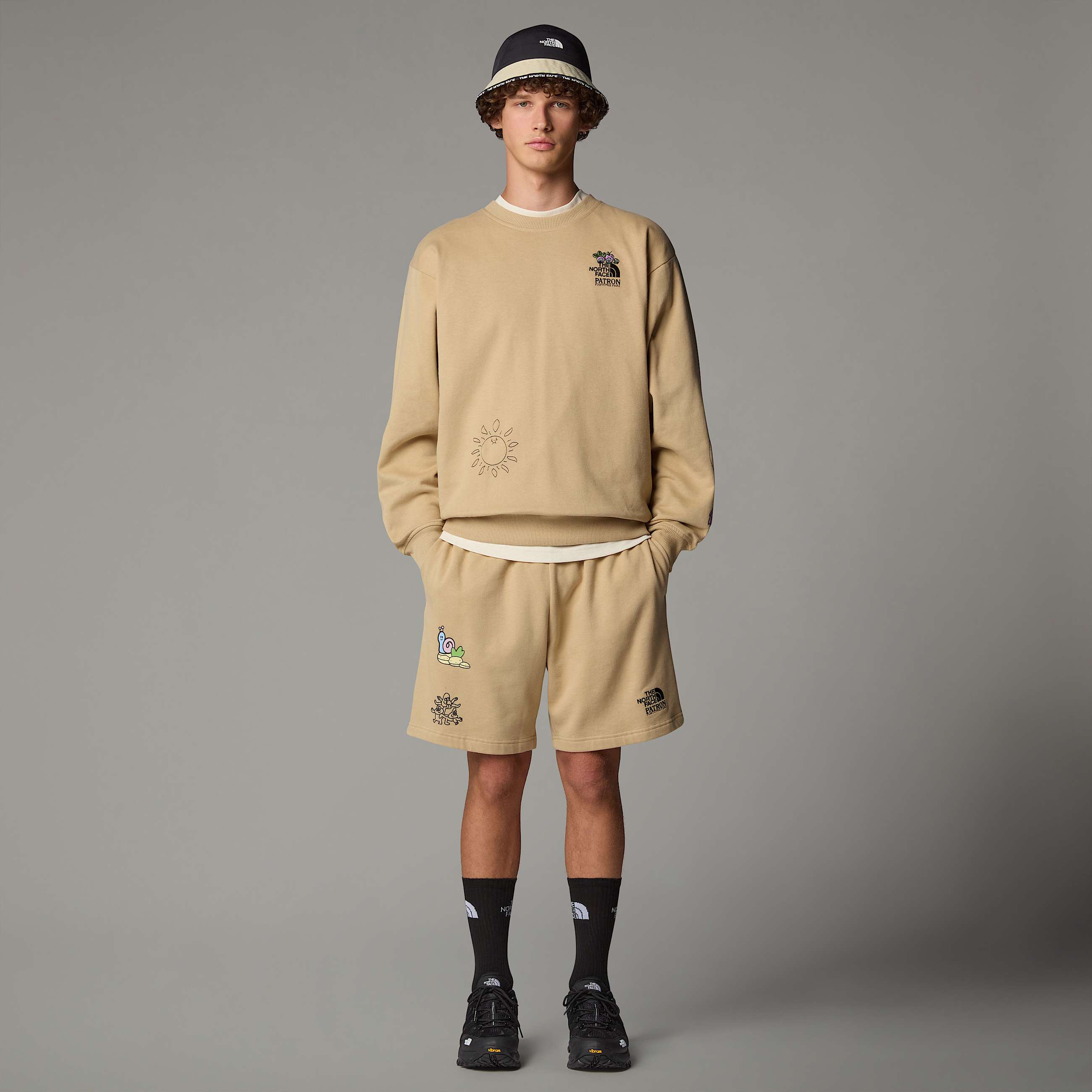 Mountain Cleanup relaxt geschnittenes Sweatshirt in Oversize Unisex TNF ALT3