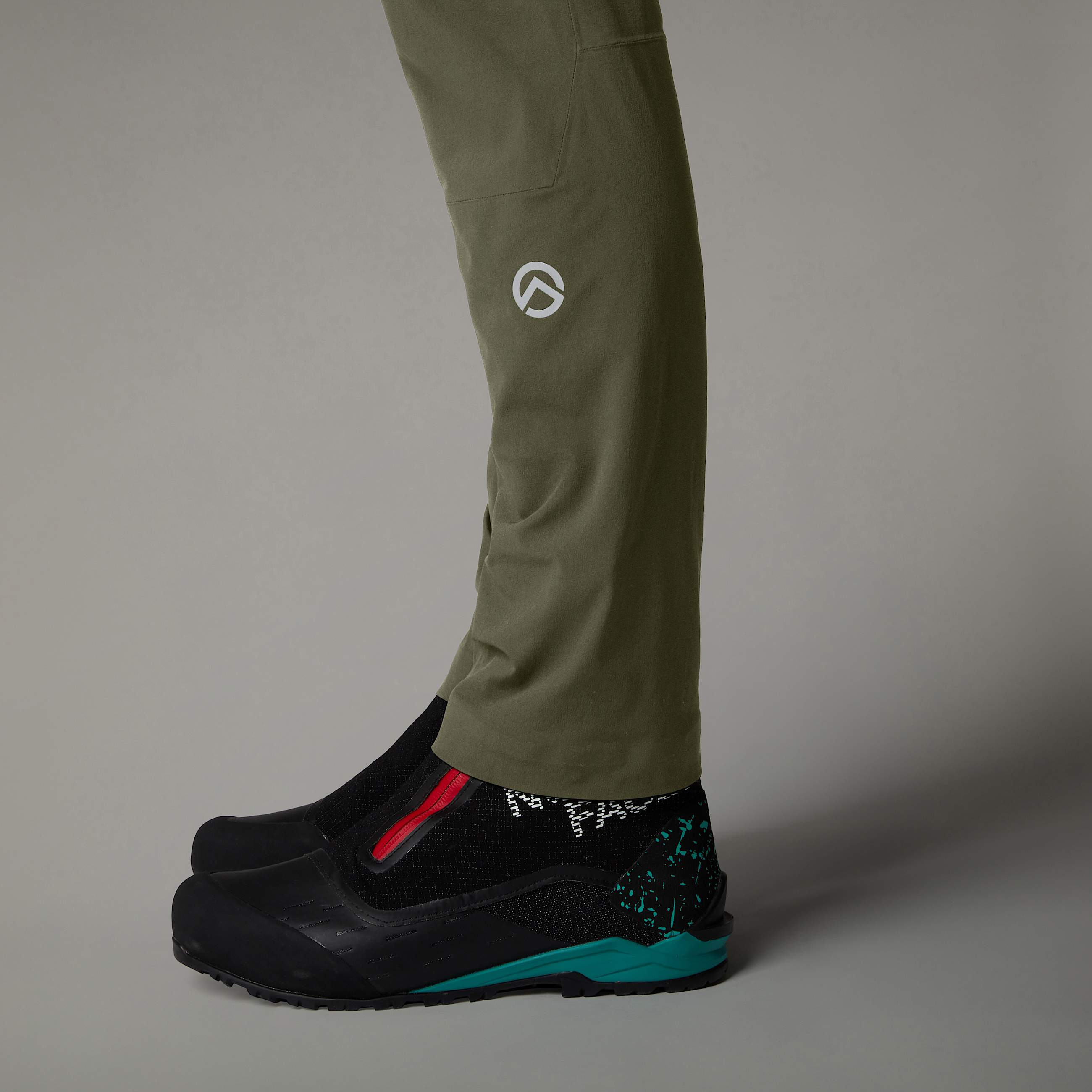 Summit Off Width Slim Trousers M TNF ALT7