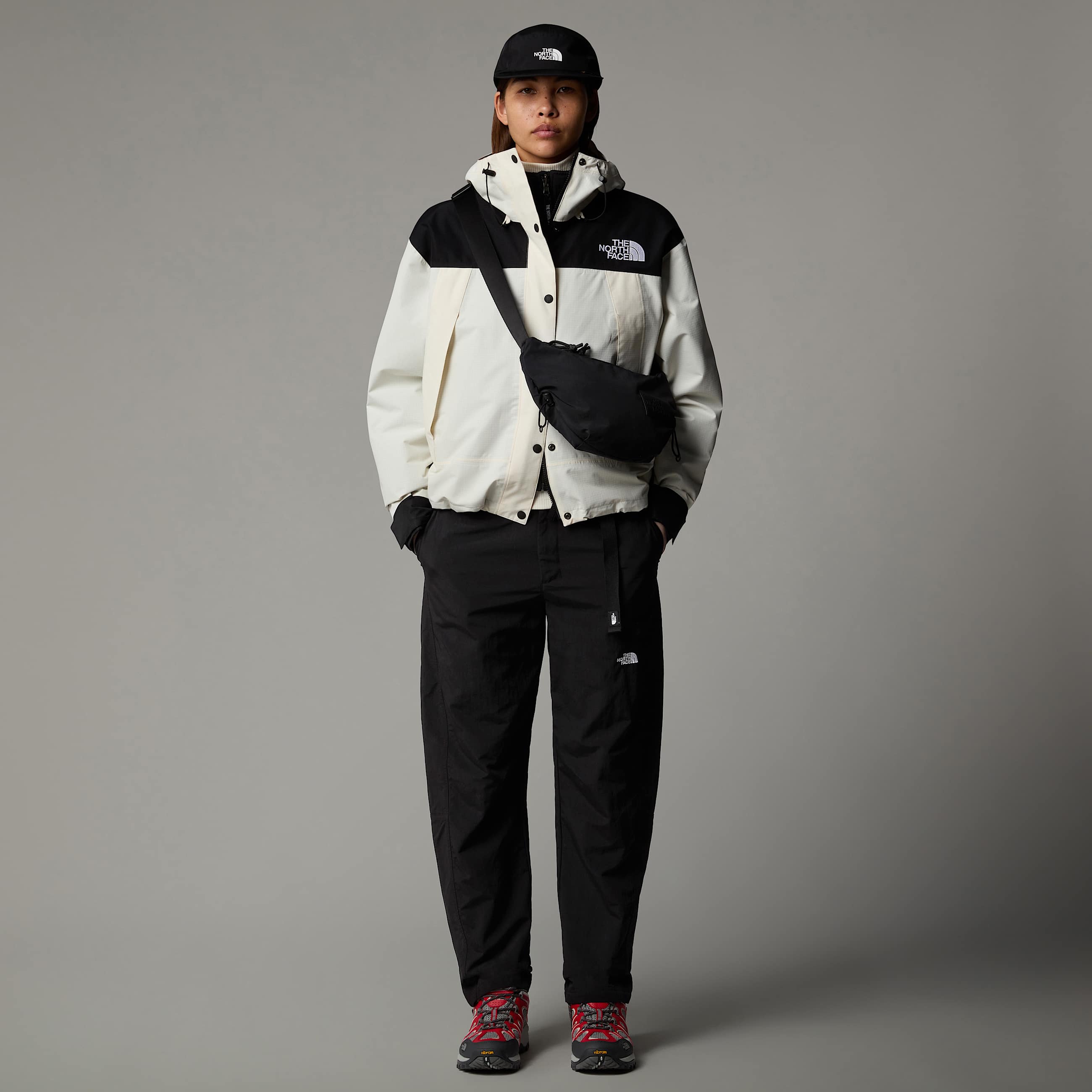 Abukuma relaxt geschnitte weite Hose fr Damen TNF ALT3