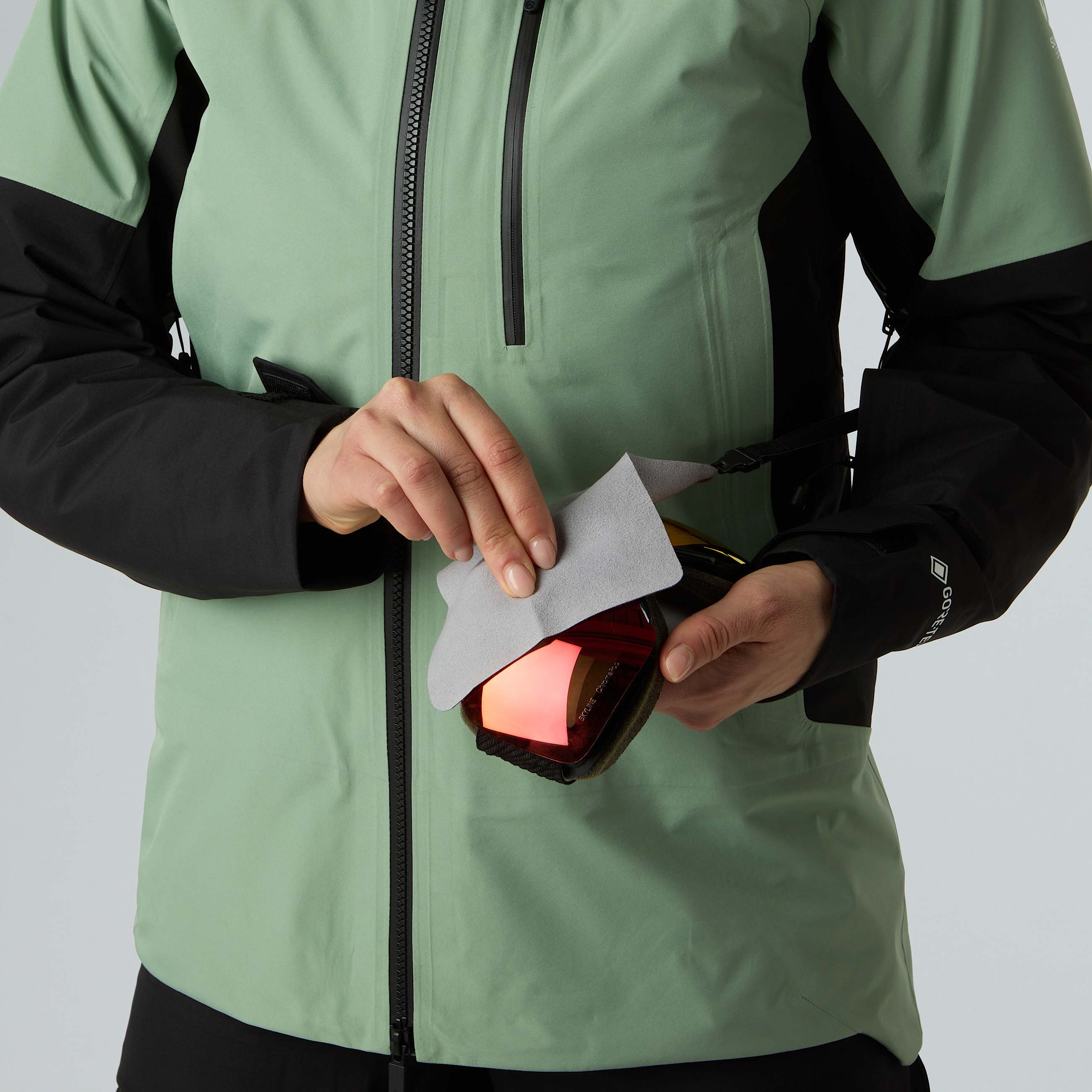 Summit Eastwall GORETEX Jacket W TNF ALT8