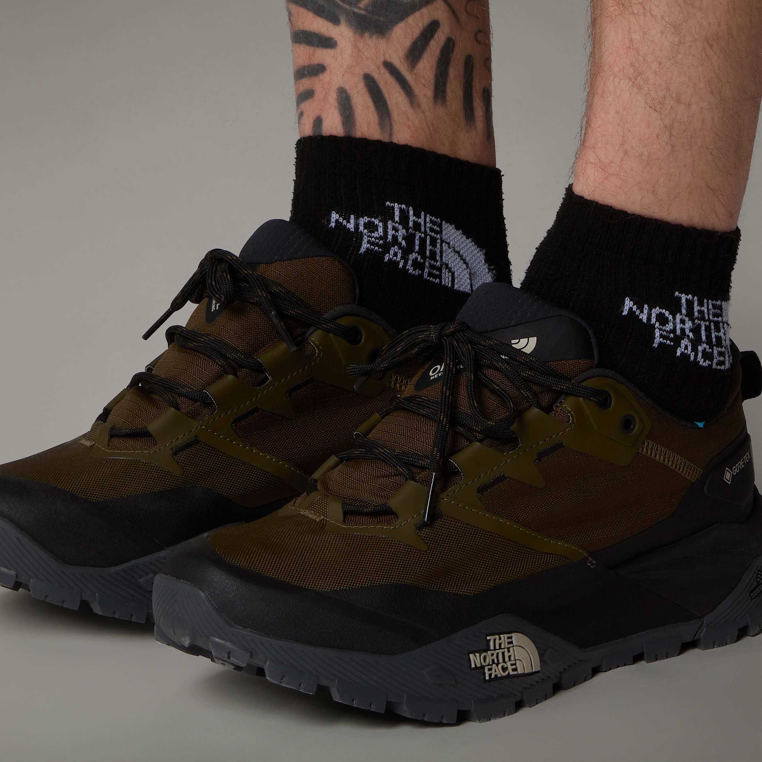 Mens Offtrail GORETEX Hiking Shoes TNF ALT2