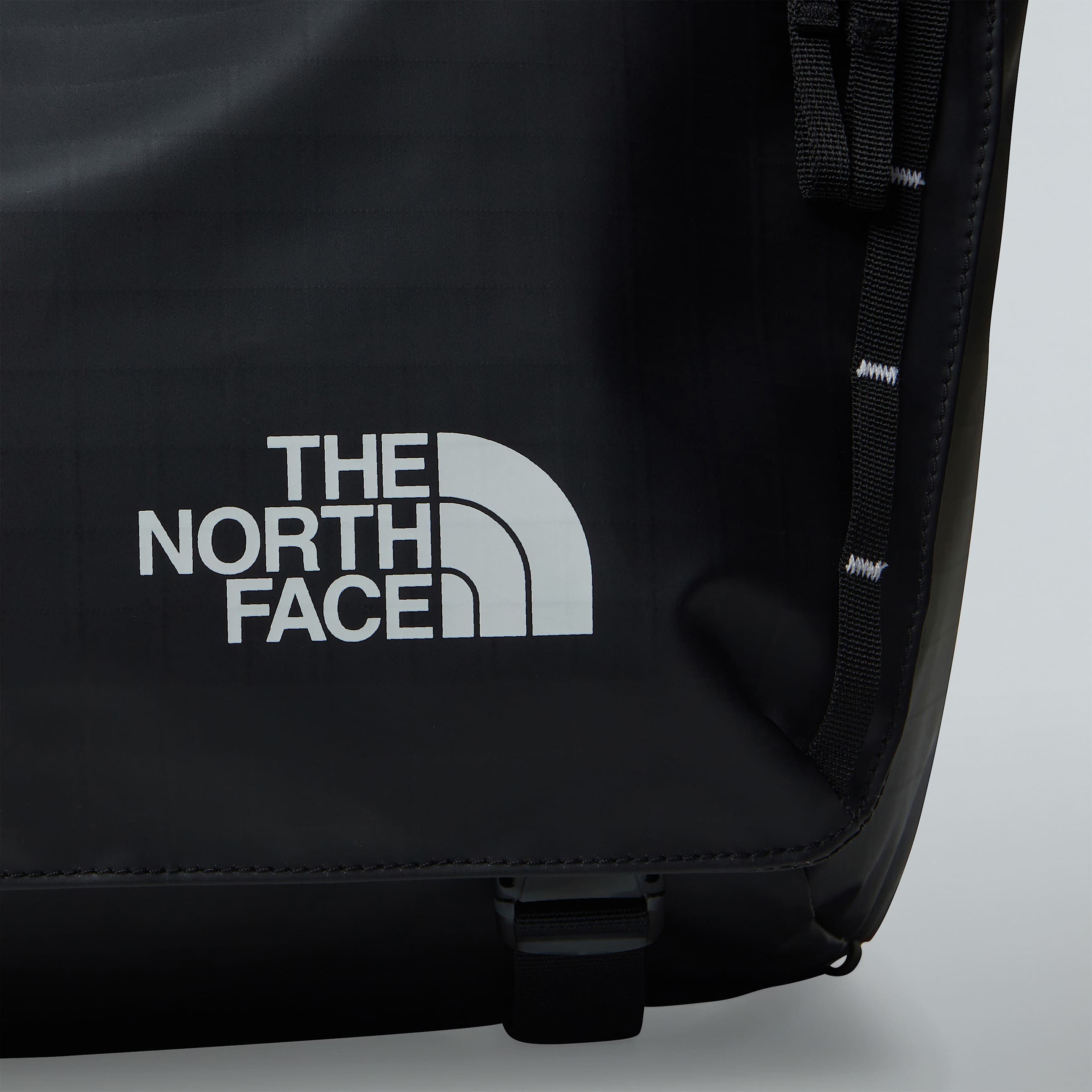 Base Camp Voyager Messenger Bag  TNF ALT3