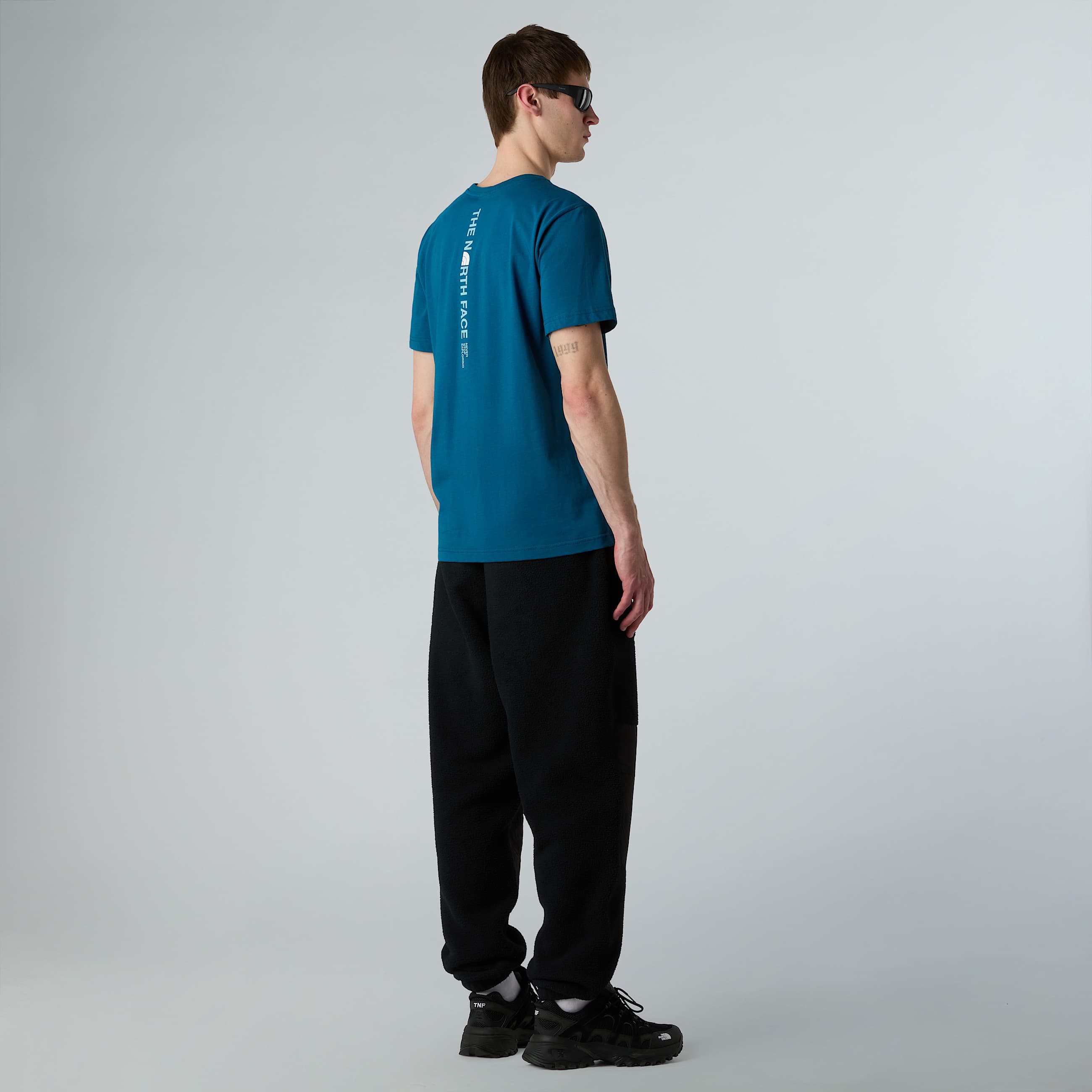 Tshirt Vertical Logo da uomo TNF ALT2