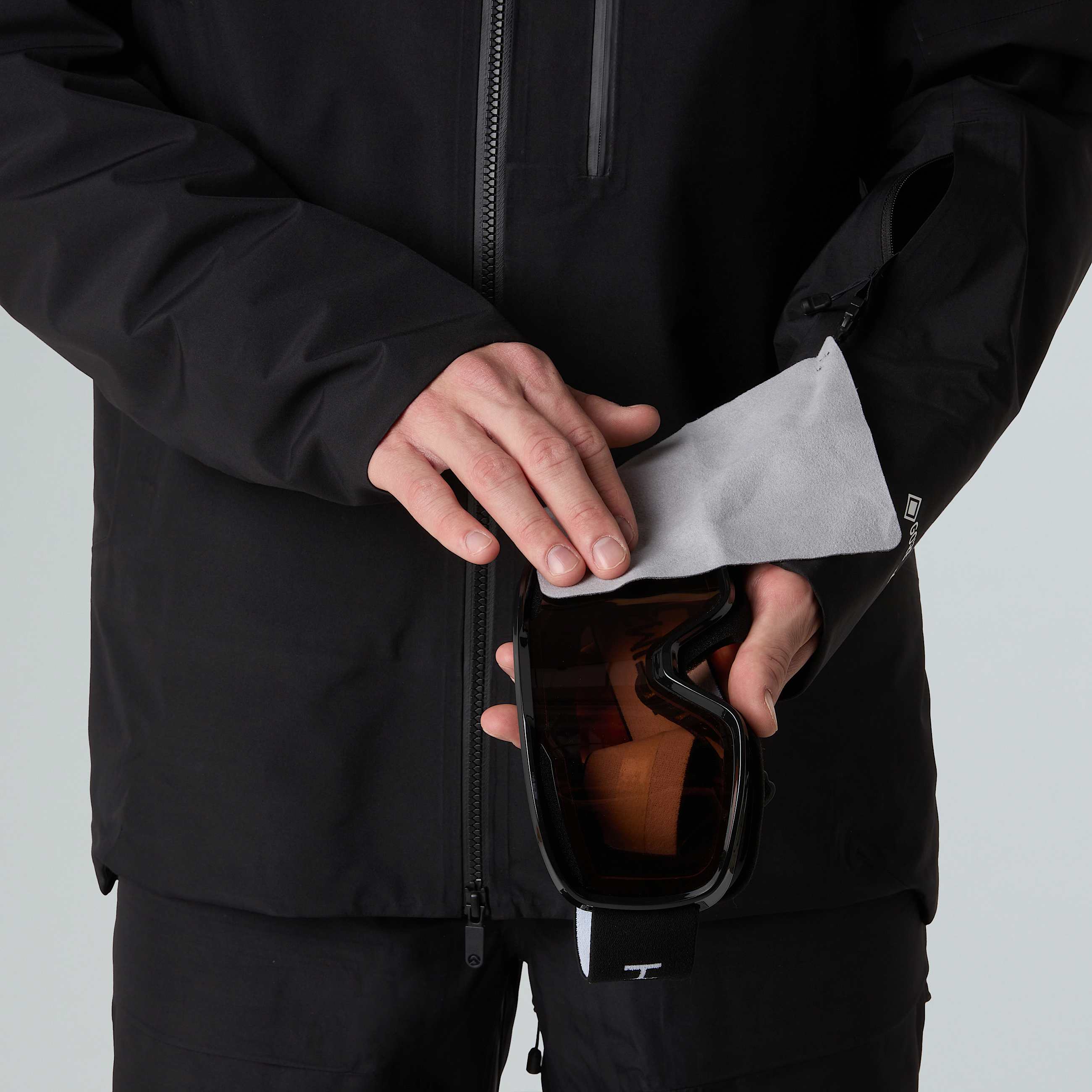 Mens Summit Eastwall GORETEX Jacket TNF TNF Black ALT8