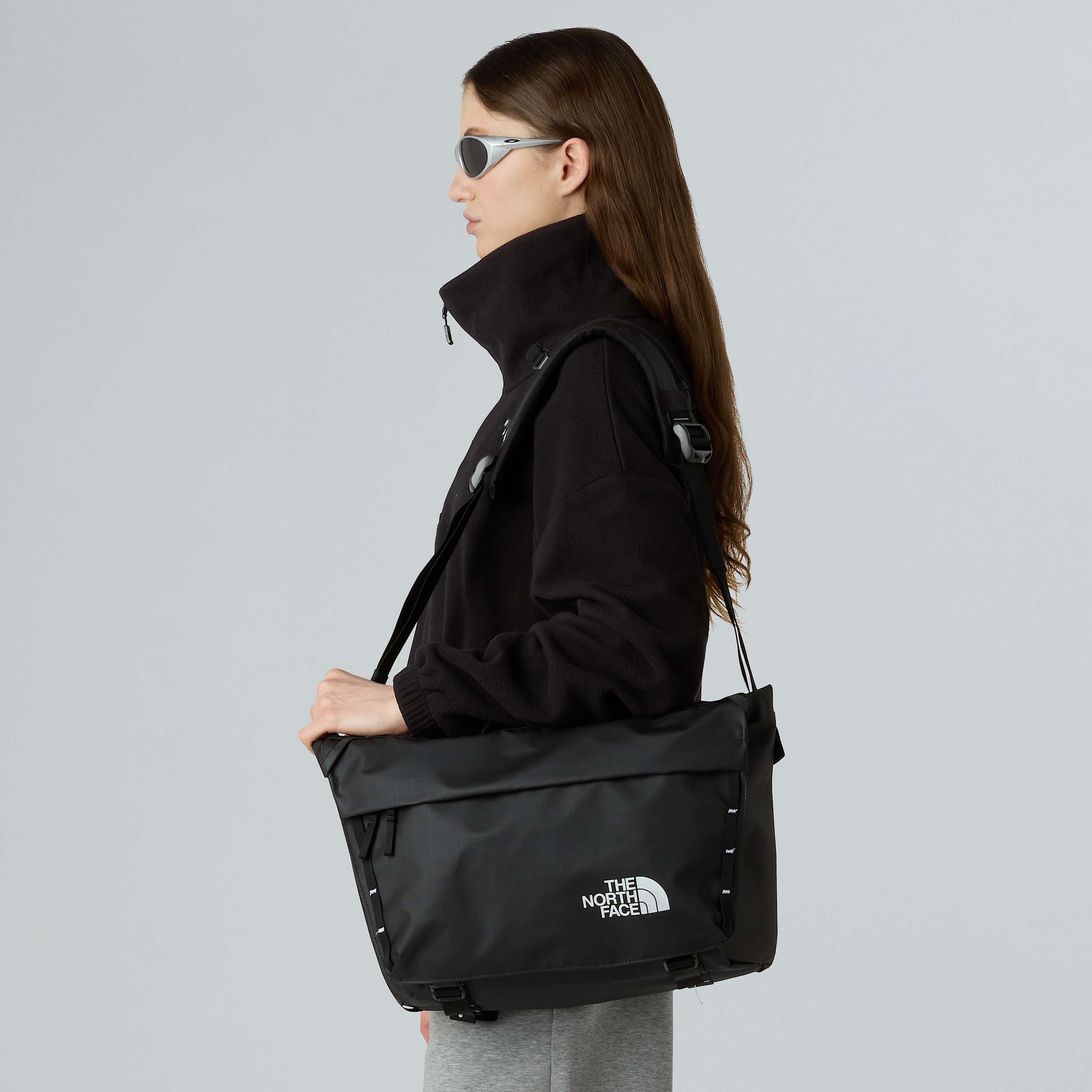 Base Camp Voyager Messenger Bag  TNF ALT1