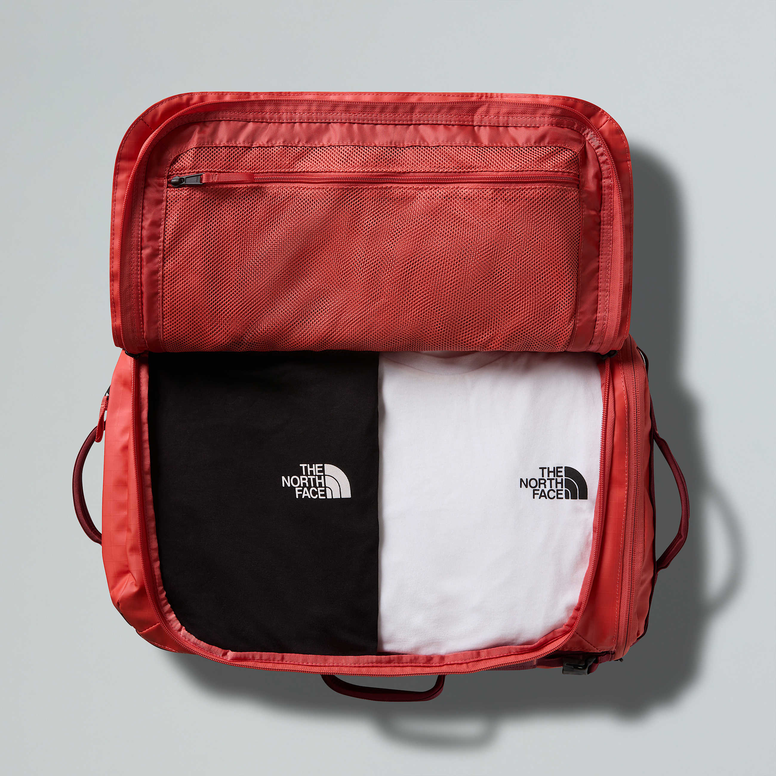 Base Camp Voyager DuffelTasche 32 Liter TNF Mars DustSumac ALT2