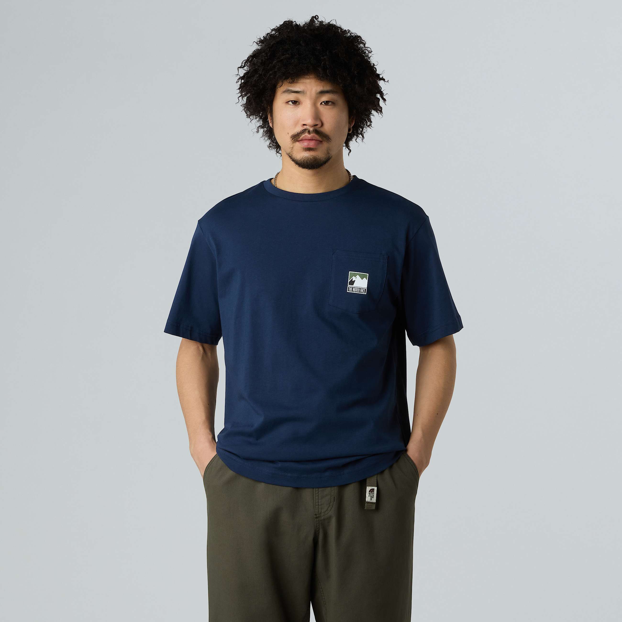 Mountain Logo Relaxed Pocket TShirt M TNF HERO