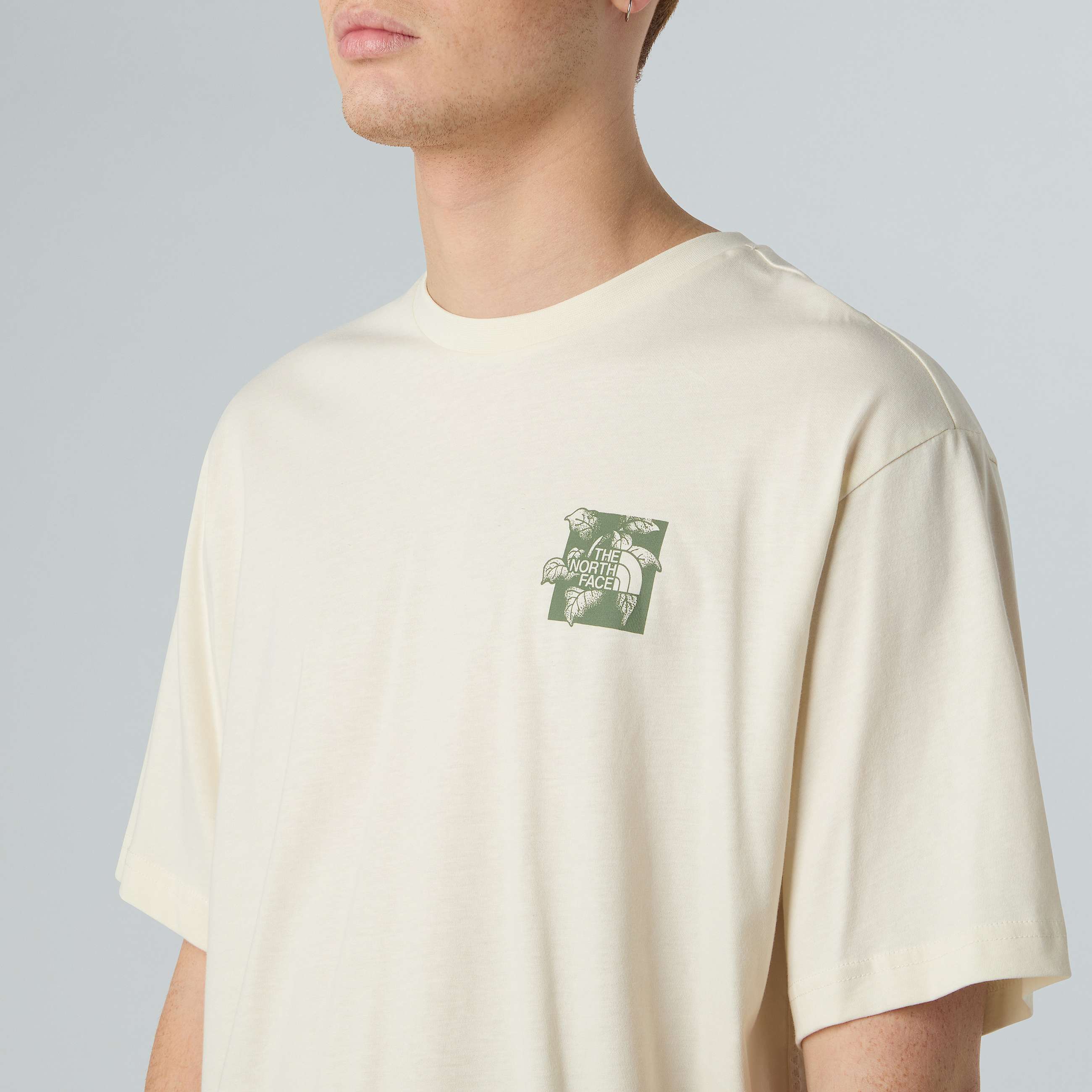 Connect relaxt geschnittenes TShirt mit Grafik in Unisex TNF ALT5