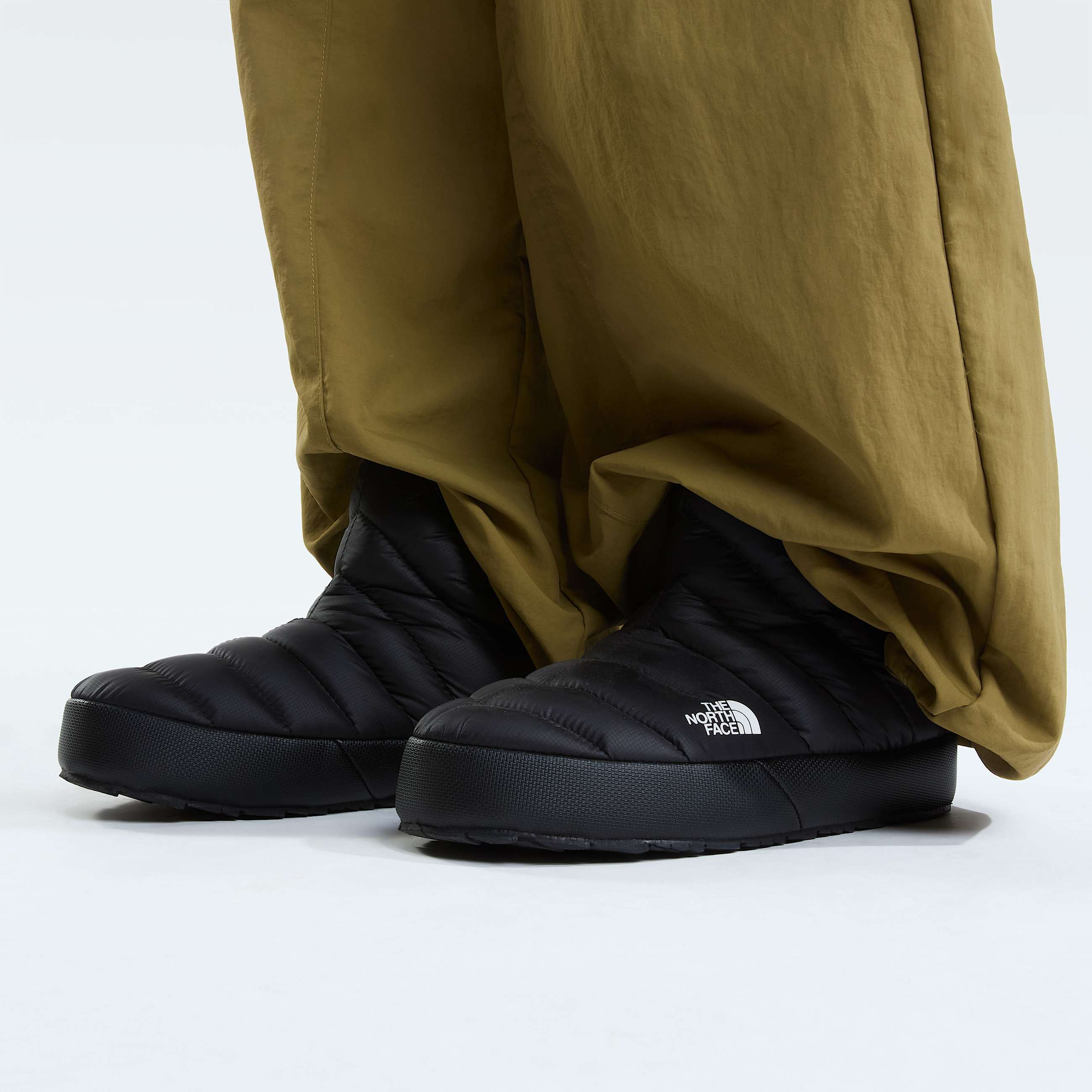 Womens ThermoBall Traction Winter Booties TNF ALT4