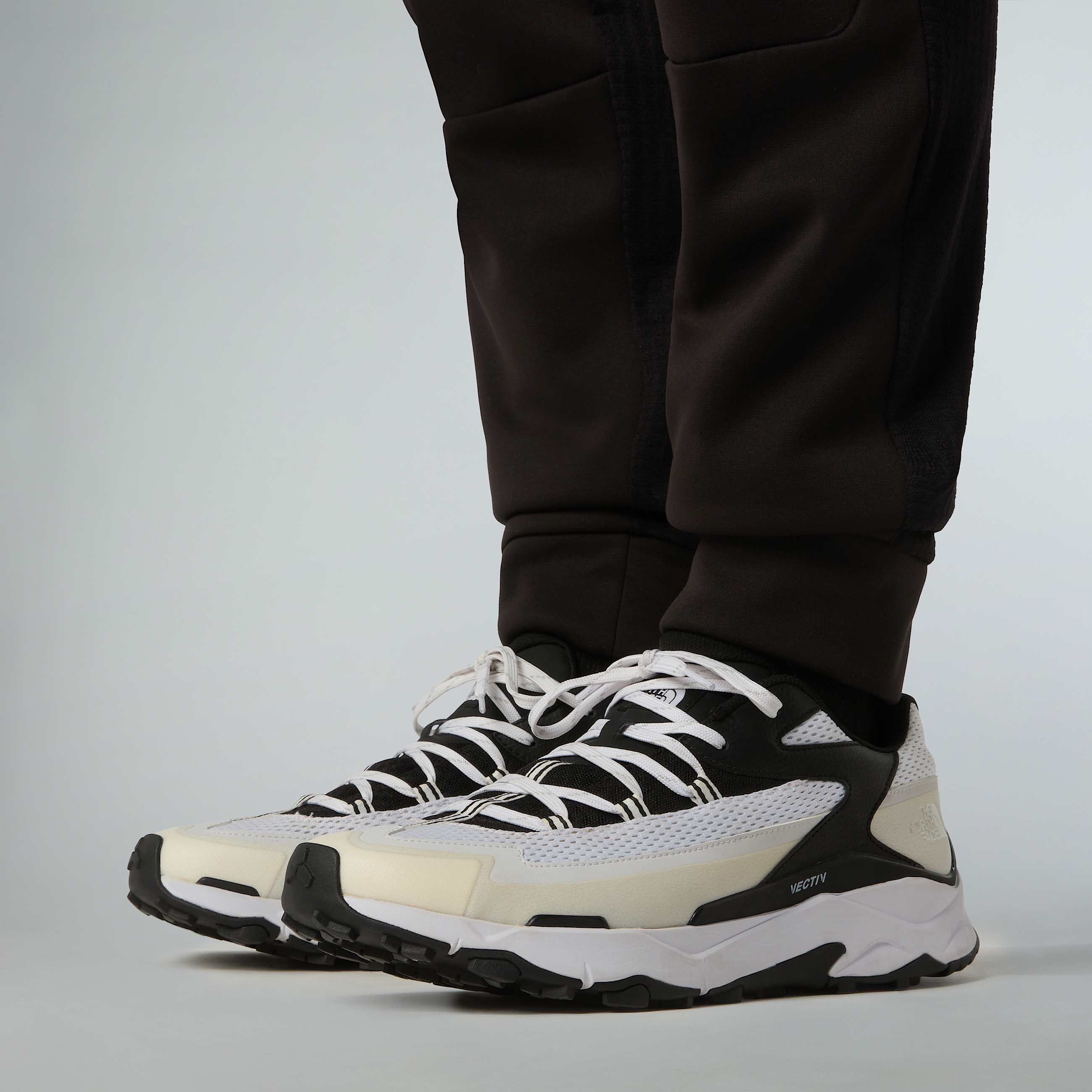 Mens VECTIV Taraval Hiking Shoes TNF ALT2