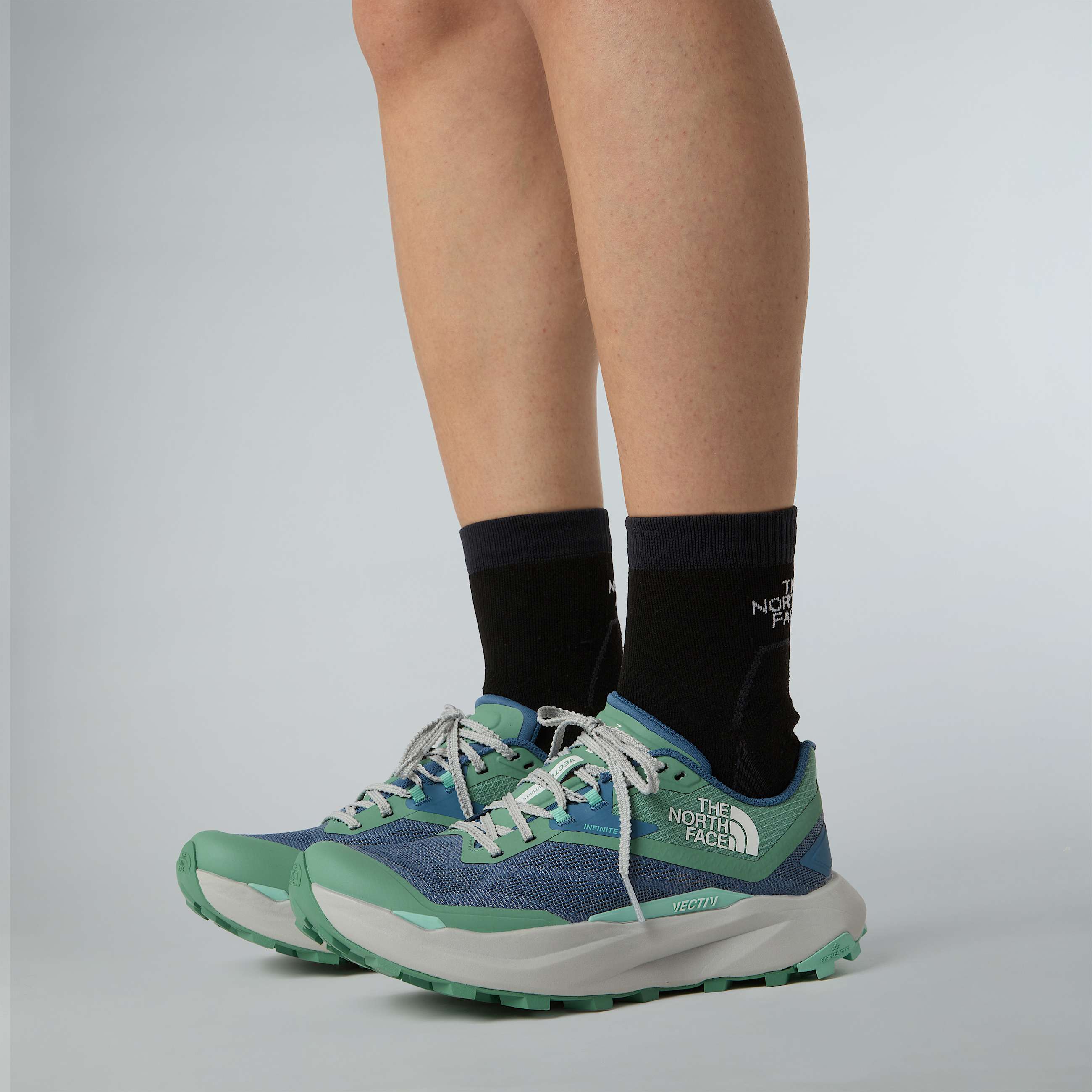 Tnis de corrida em trilho VECTIV Infinite 3 para mulher TNF ALT4