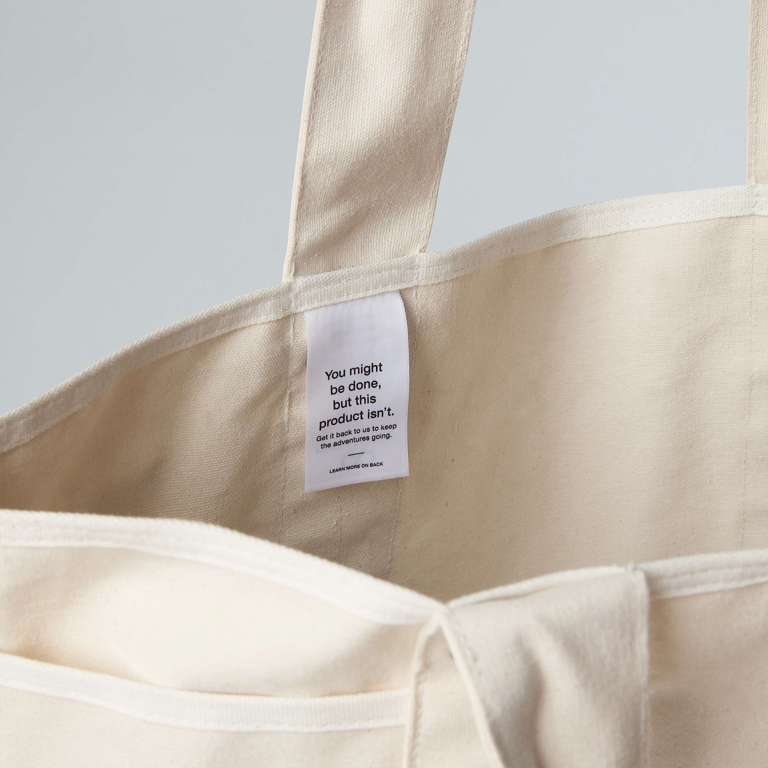 Circular Tragetasche aus Baumwolle TNF Raw Undyed ALT5