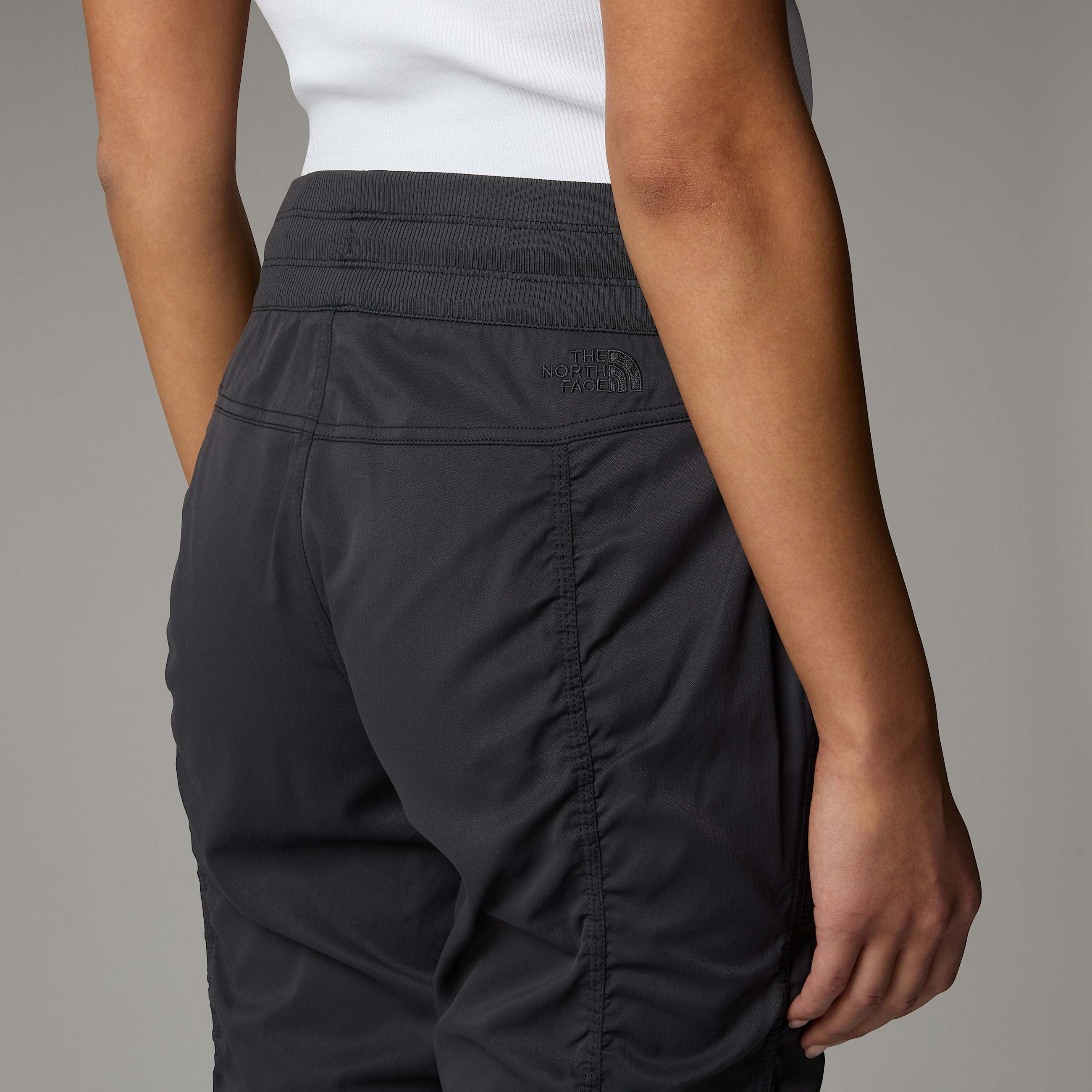 Aphrodite 20 Capri Joggers W TNF ALT9