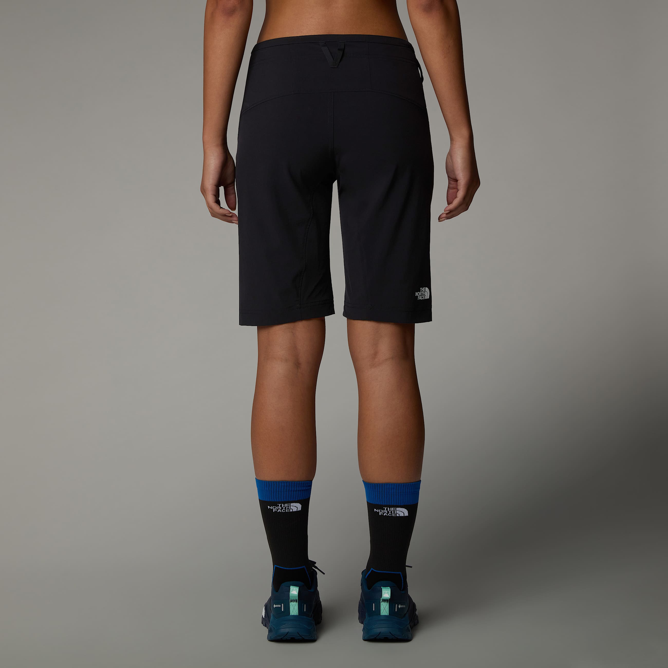 Pantaloncini slim straight Beshtor da donna TNF ALT7