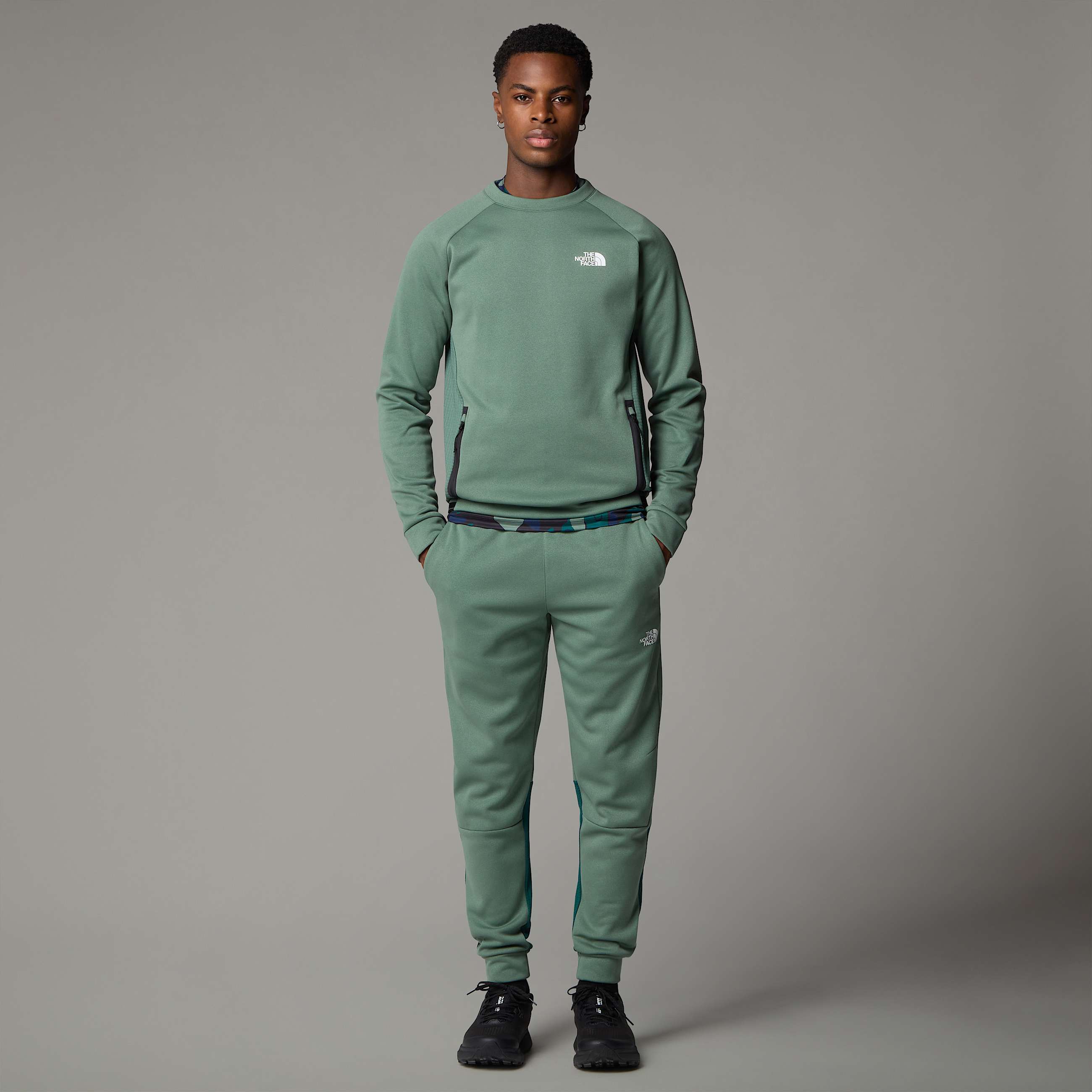 Mens Mountain Athletics Fleece Sweatshirt TNF ALT5