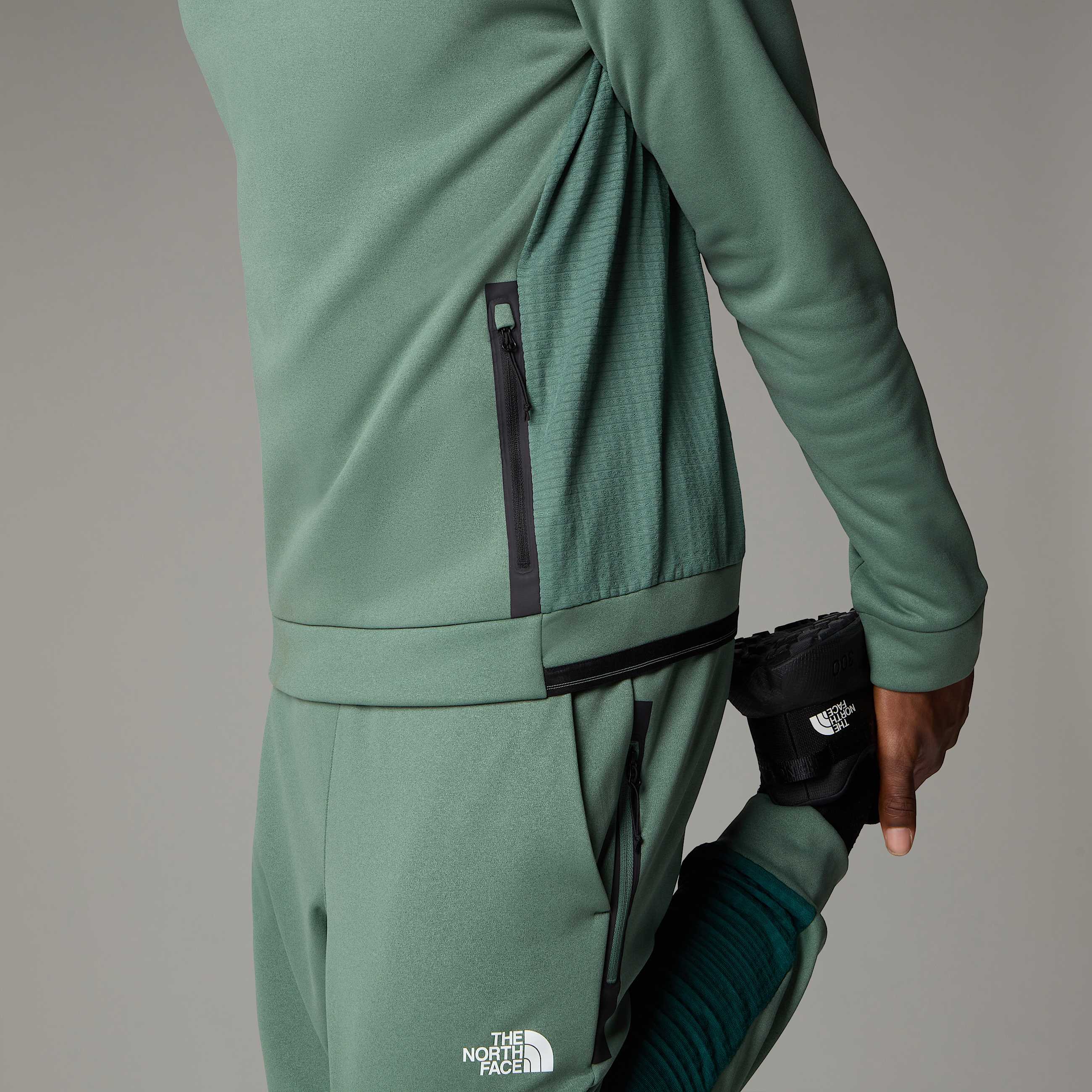 Mens Mountain Athletics Fleece Sweatshirt TNF ALT9