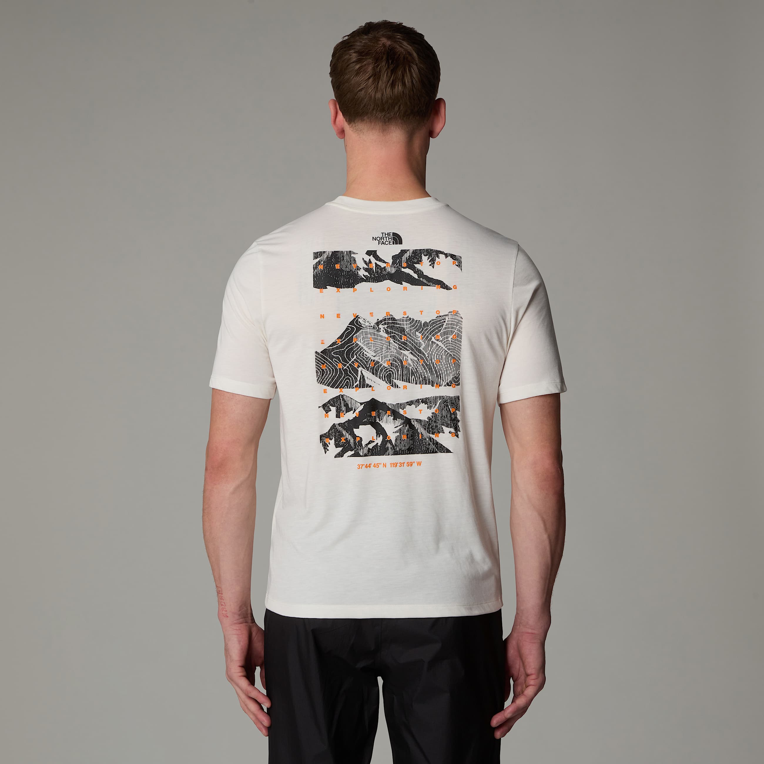Foundation Mountains Faces TShirt M TNF ALT4