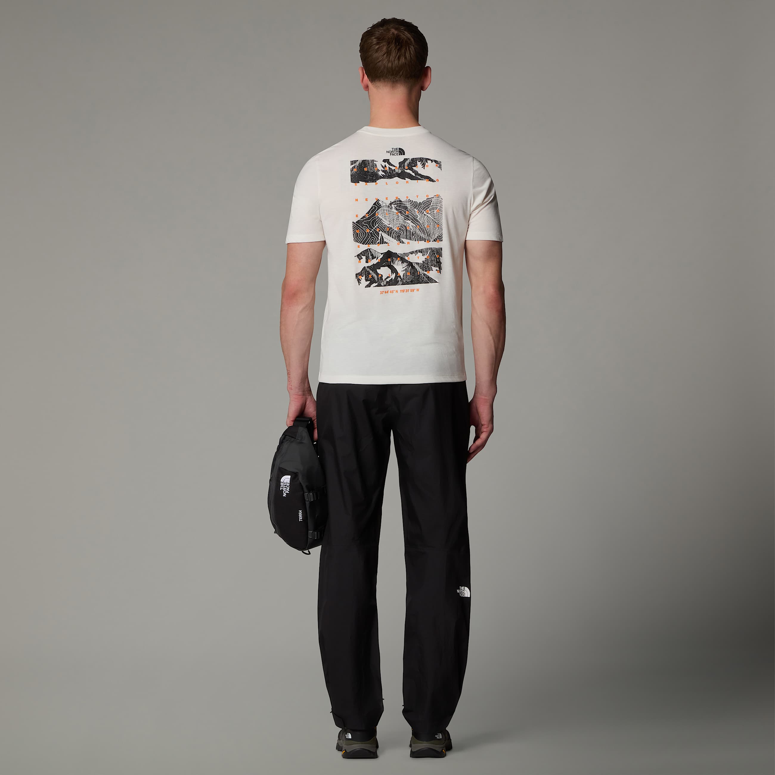 Tshirt Foundation Mountain da uomo TNF ALT6