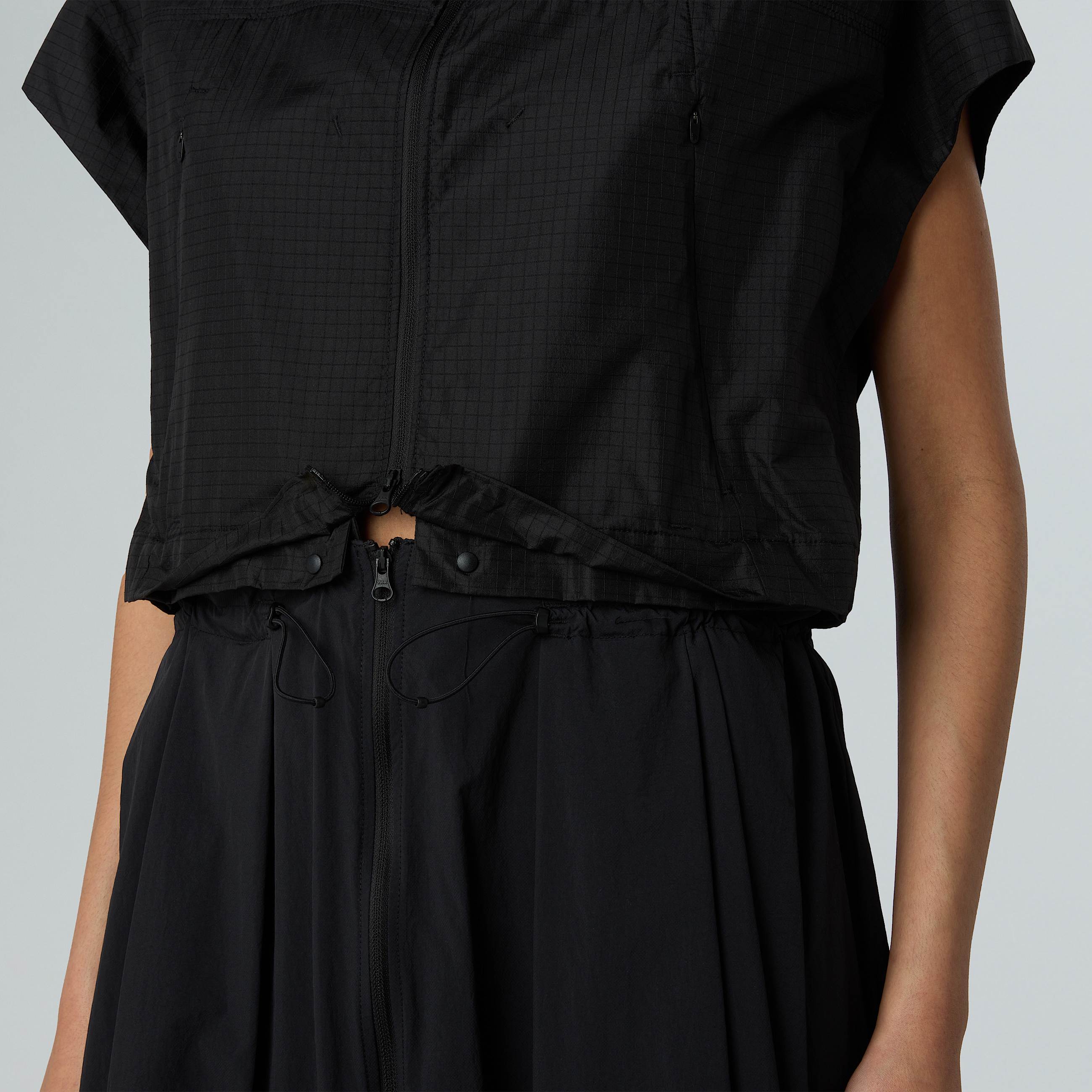 Langgeschnittenes ZipinWindkleid fr Damen TNF ALT10