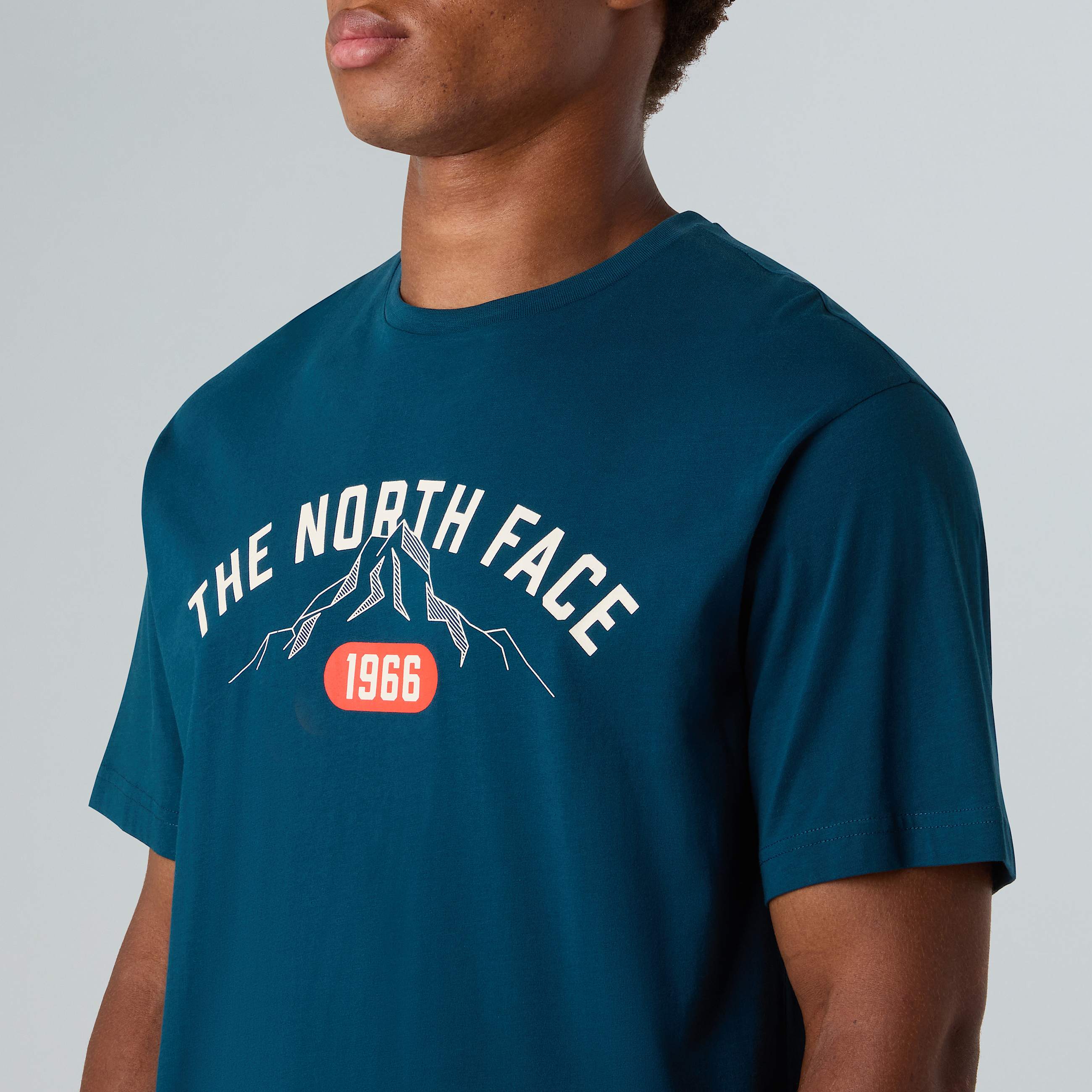 Tshirt Varsity con grafica da uomo TNF ALT3