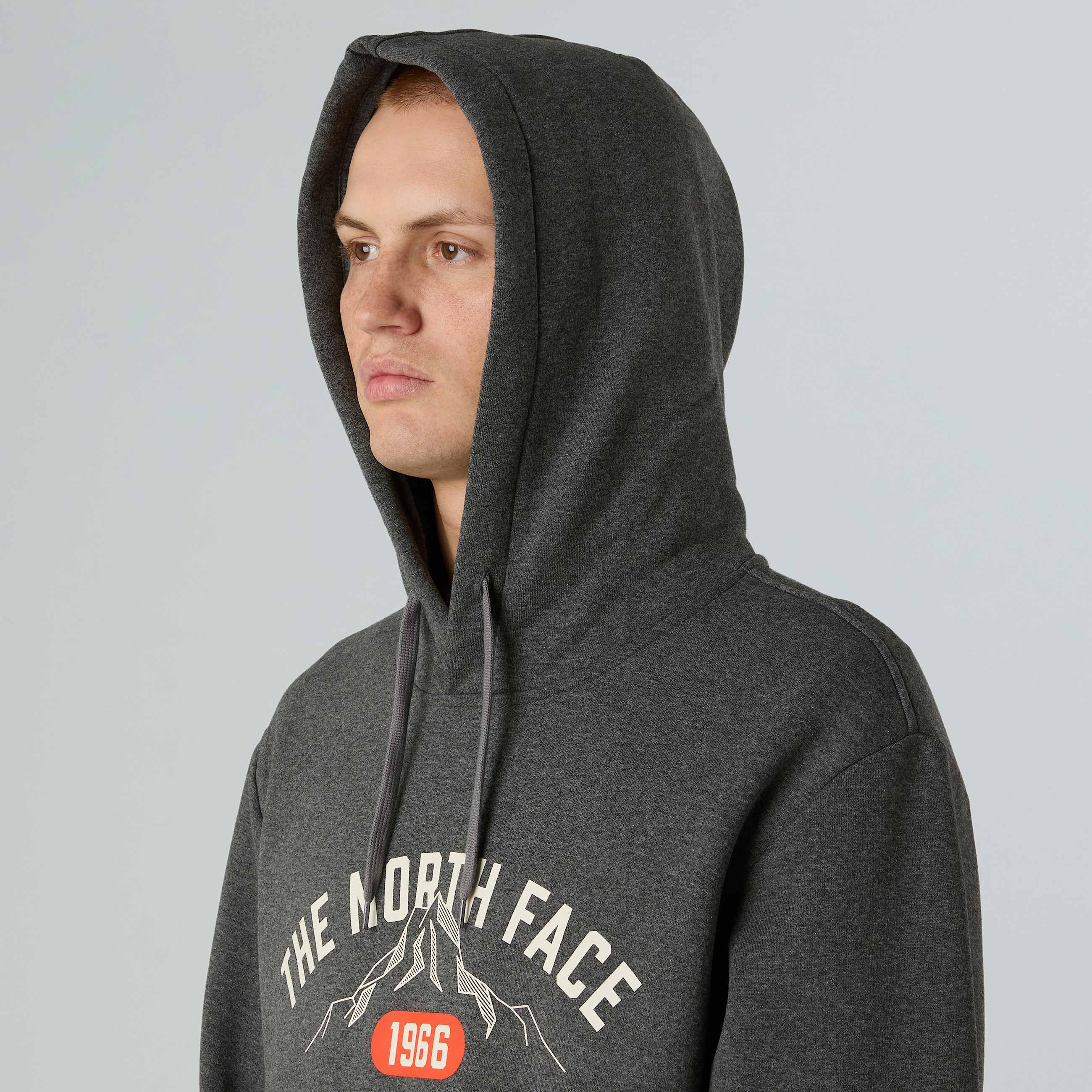 Felpa con cappuccio Varsity con grafica da uomo TNF ALT3