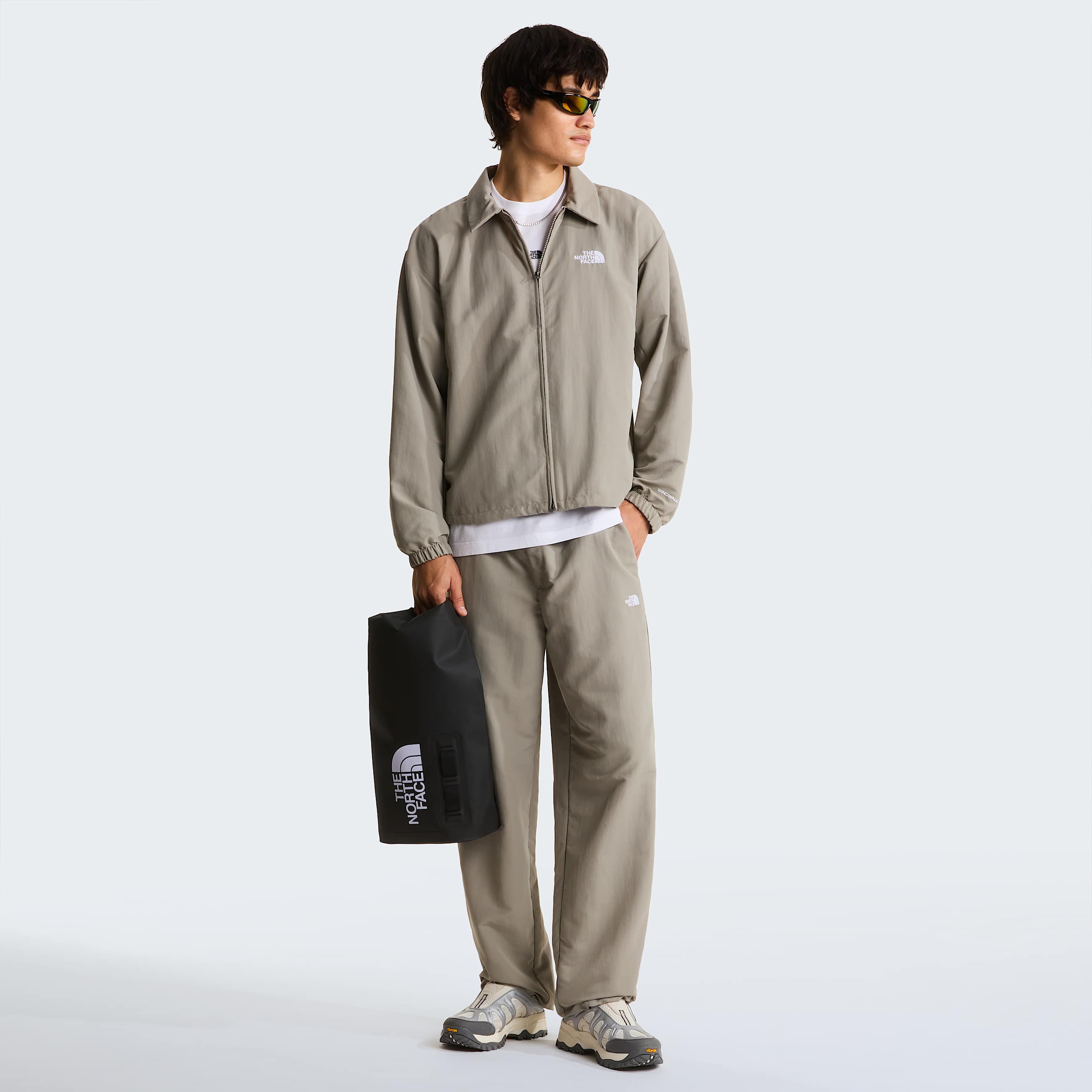 Mens TNF Easy Wind Jacket TNF ALT1