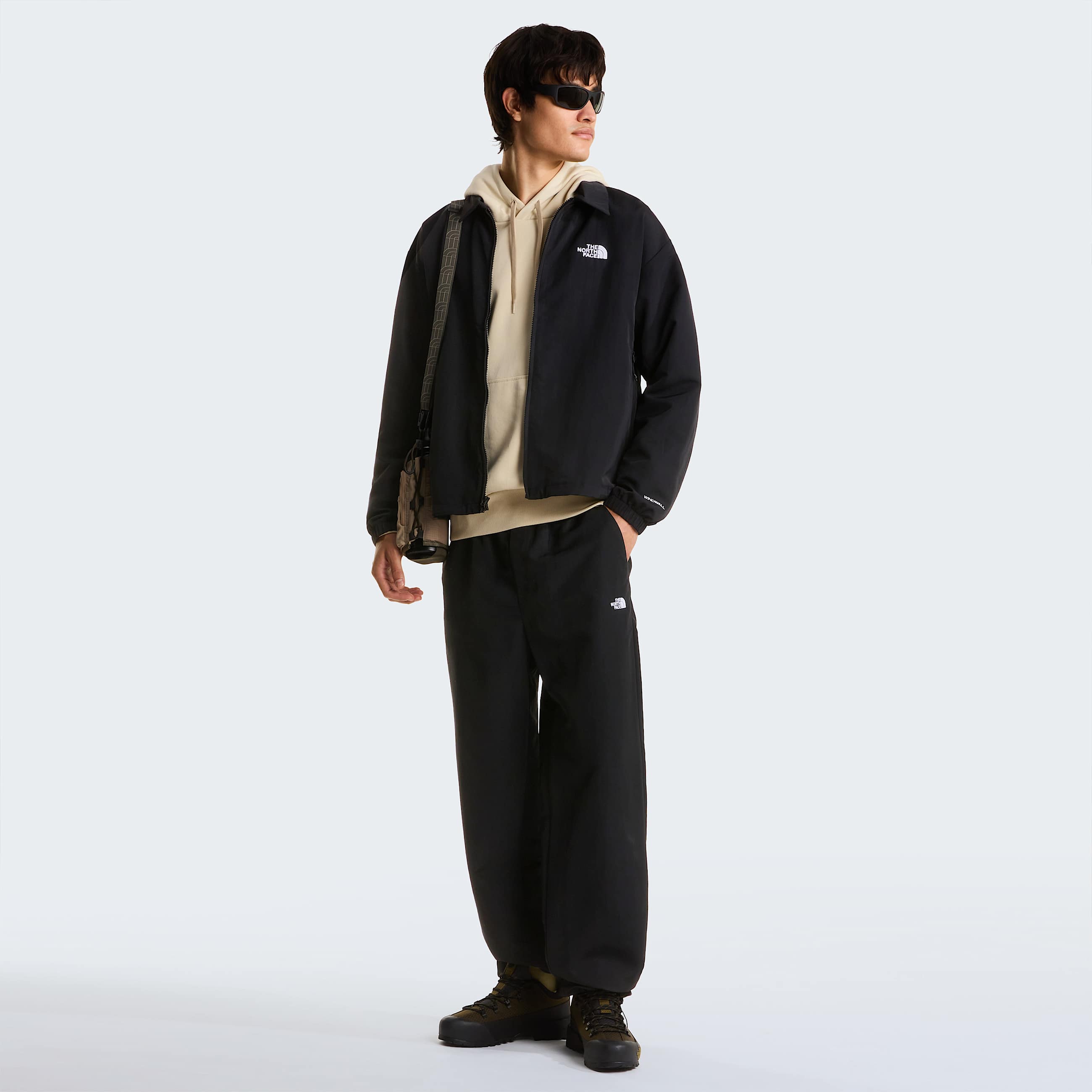 Mens TNF Easy Wind Jacket TNF TNF Black ALT1