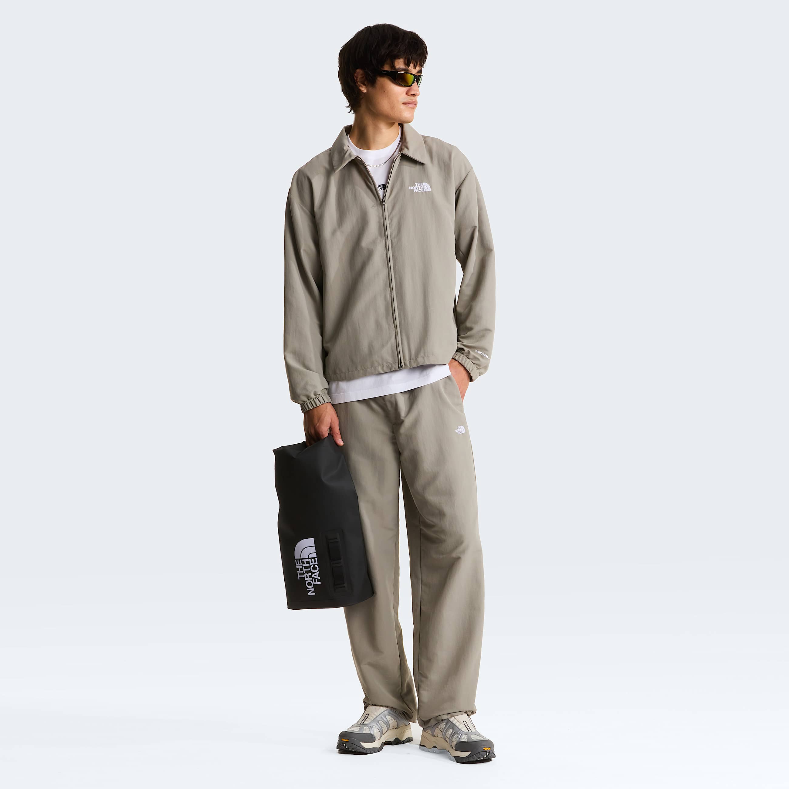 Pantaloni TNF Easy Wind da uomo TNF ALT1